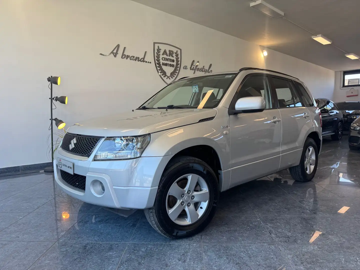 Suzuki Grand Vitara II 5p 1.9 ddis 4wd 4x4 Executive Gancio Traino Argento - 1