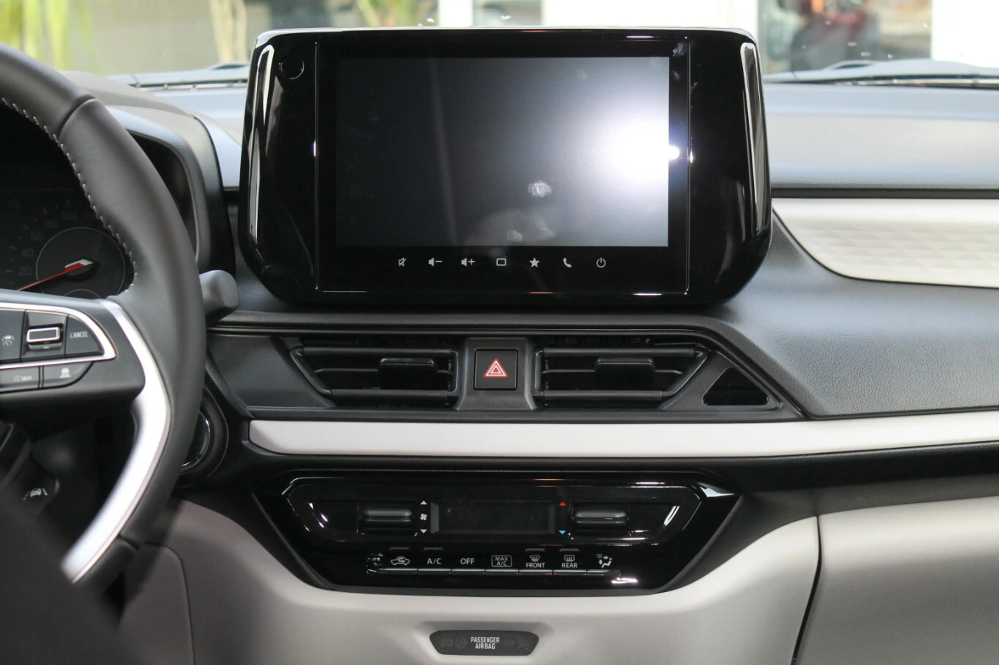 Suzuki Swift 1.2 Comfort Hybrid — photo 8