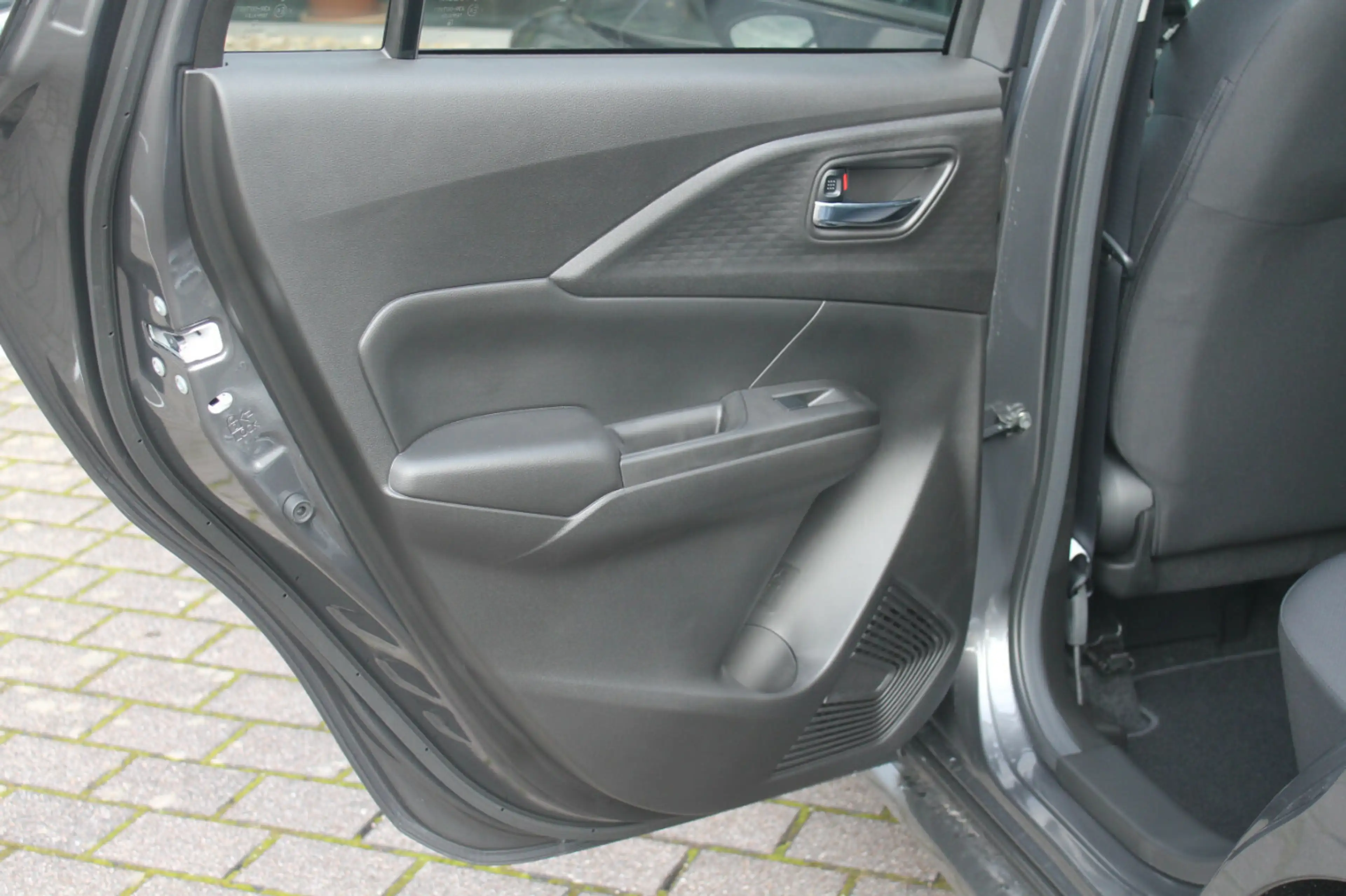 Suzuki Swift 1.2 Comfort Hybrid — photo 12
