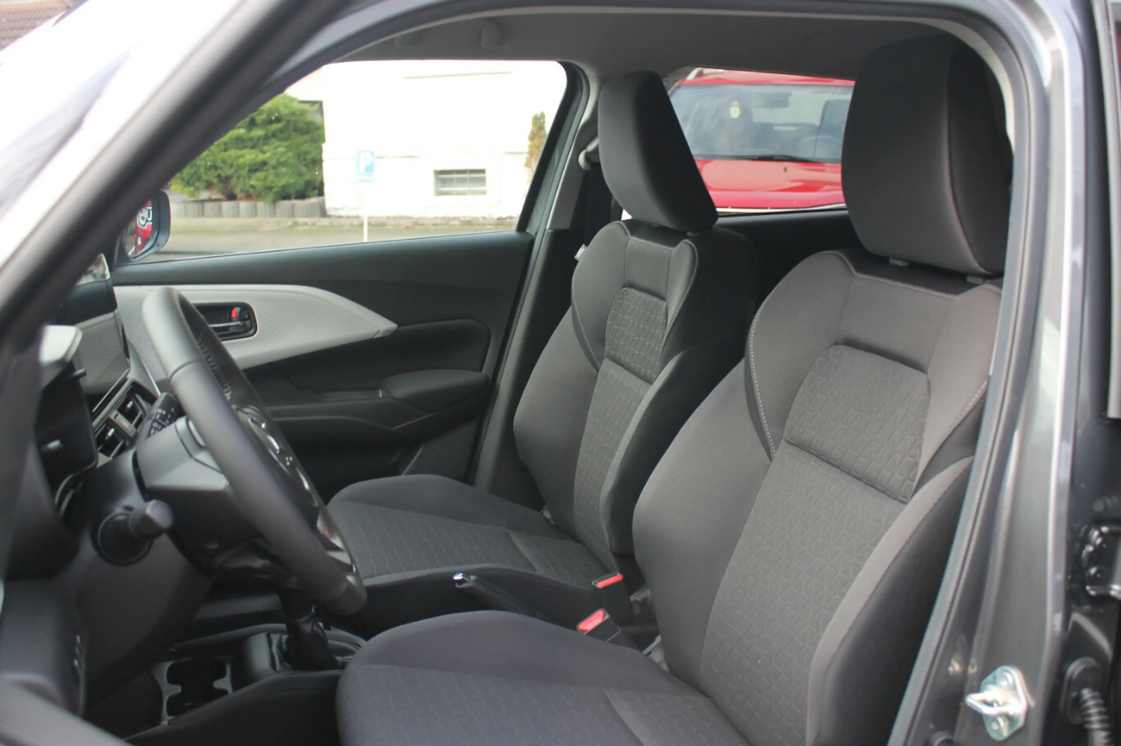 Suzuki Swift 1.2 Comfort Hybrid — photo 11
