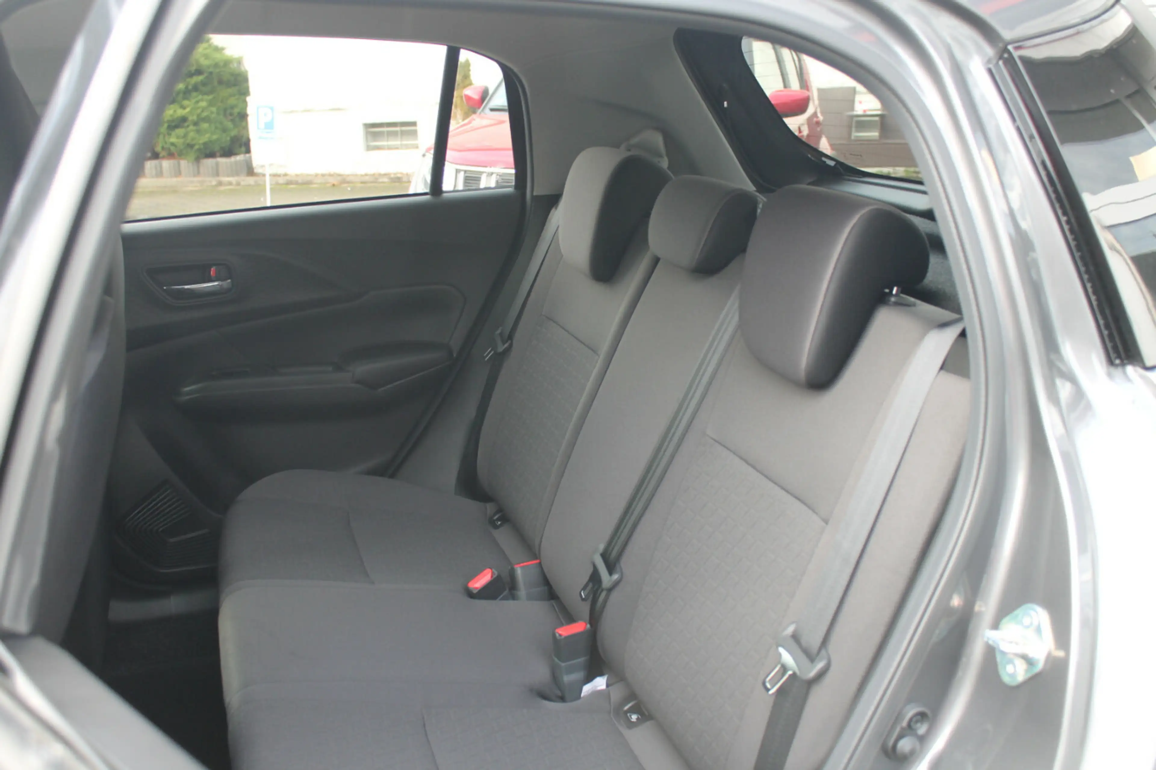 Suzuki Swift 1.2 Comfort Hybrid — photo 13