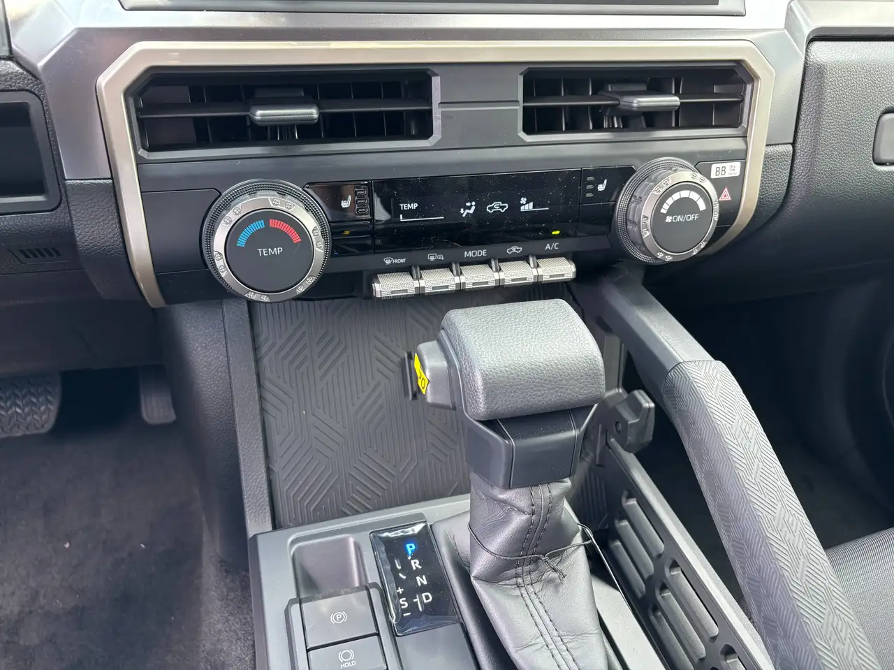 Toyota Tacoma снимка Toyota Tacoma