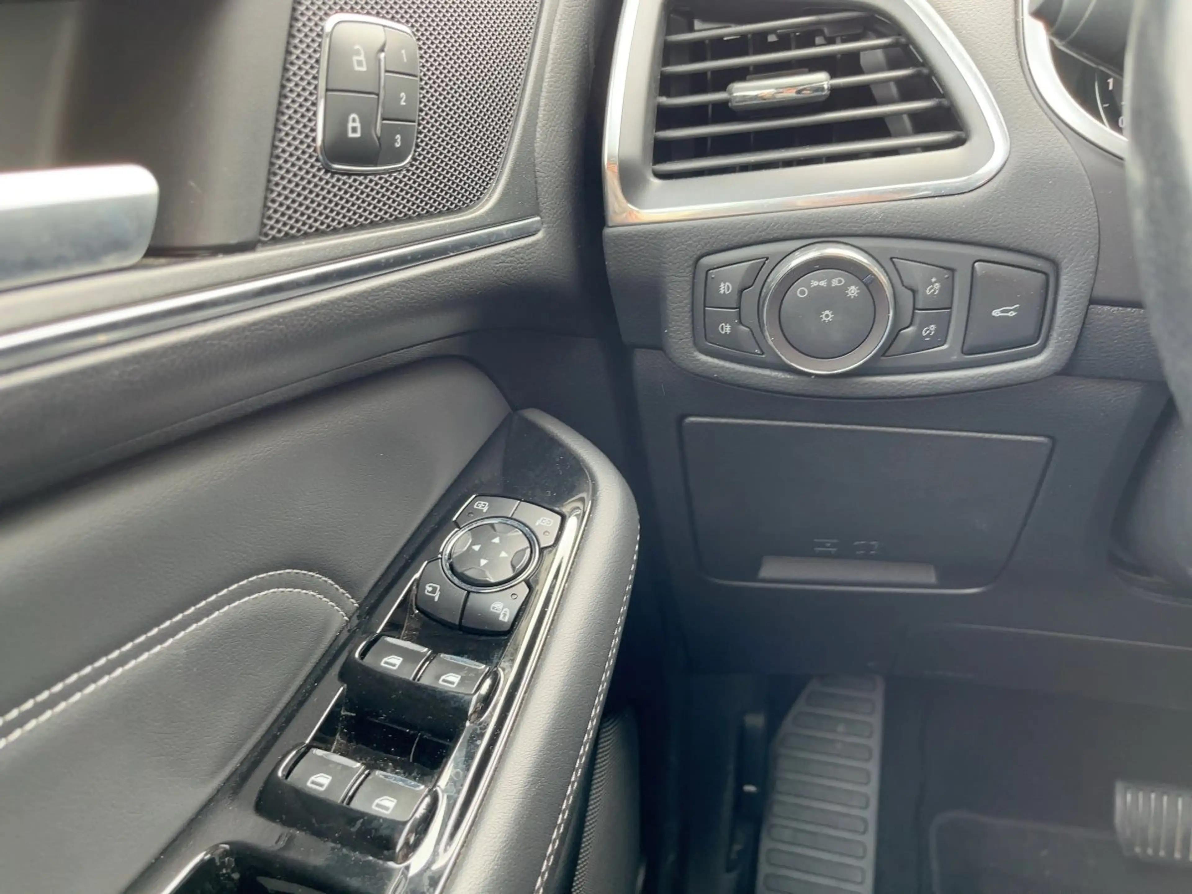 Ford Galaxy 2.0 EcoBlue Titanium LED+Navi+Pano+SD+SHZ — photo 15