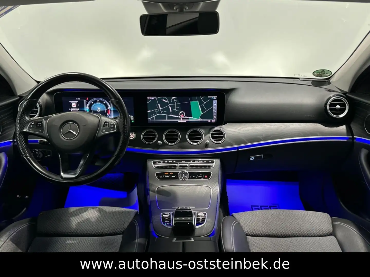 Mercedes-Benz E 220 d T AVANTGARDE/WIDSCREEN/KAMERA/SHZ/LED/AHK Grau - 2