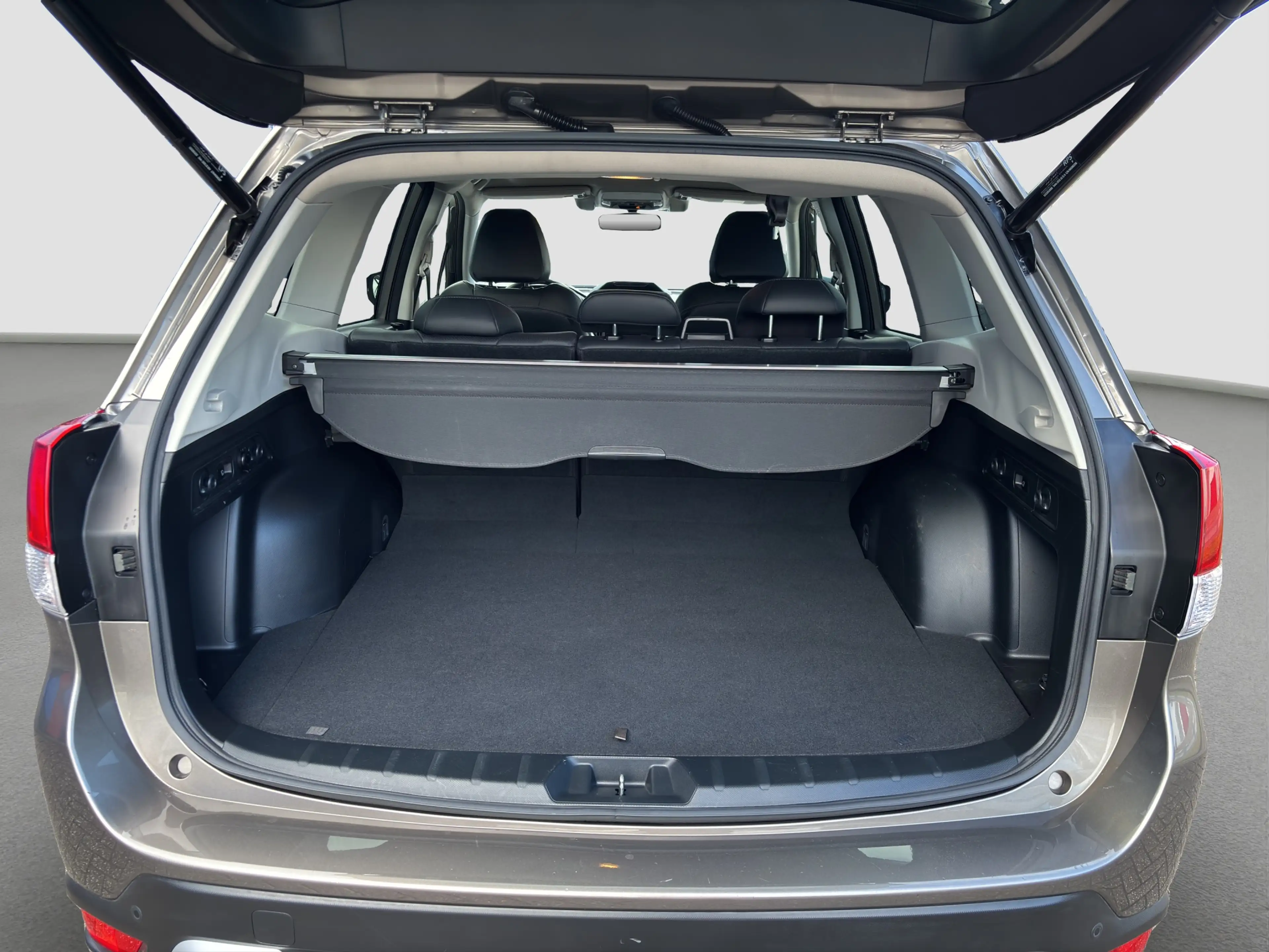 Subaru Forester 2.0i e-BOXER First Edition | Trekhaak | Panoramdak — photo 34