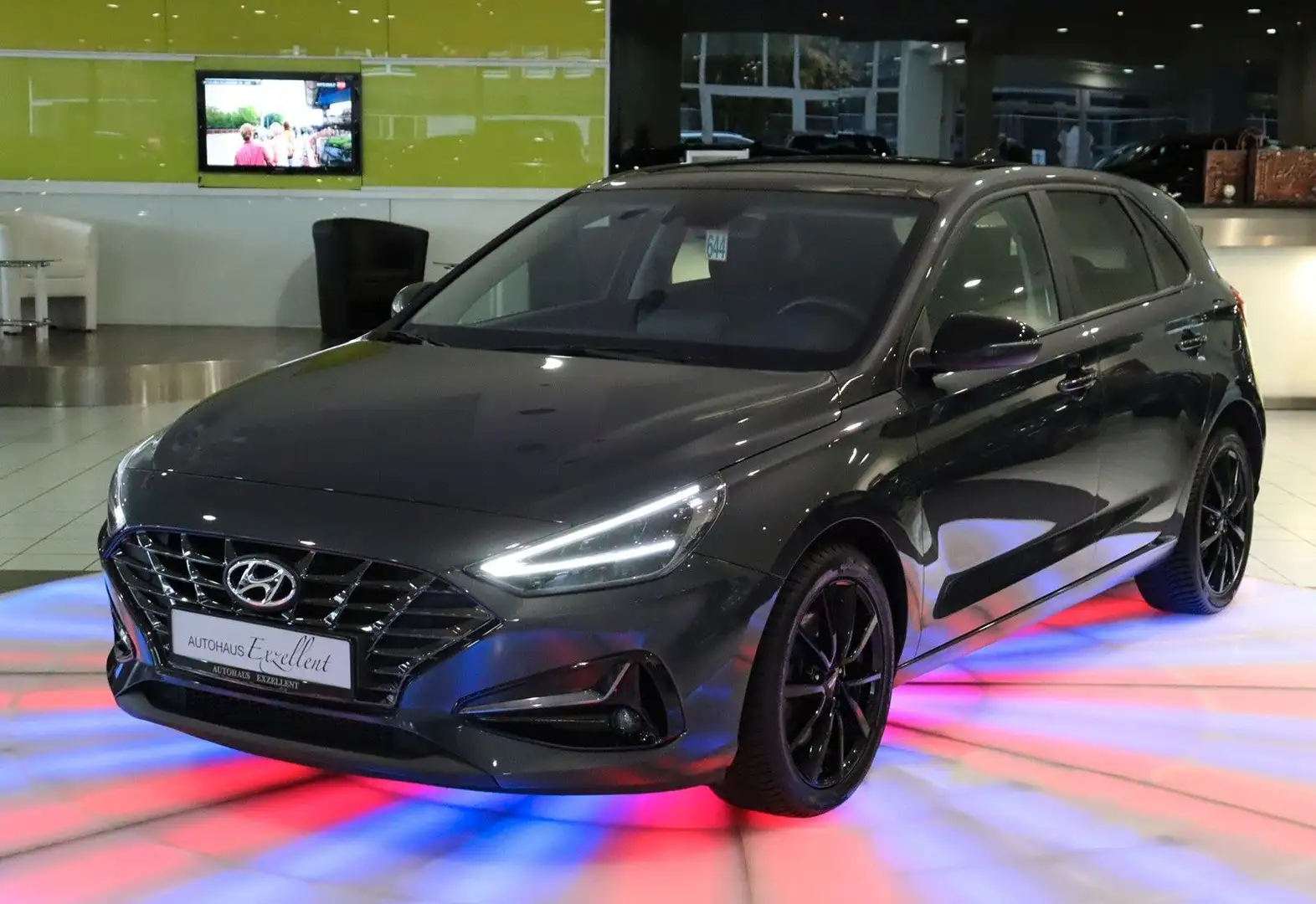 Hyundai i30 Intro Edition*LED*ALU*NAVI*SHZ*PANO*TEMPOMAT Grau - 1