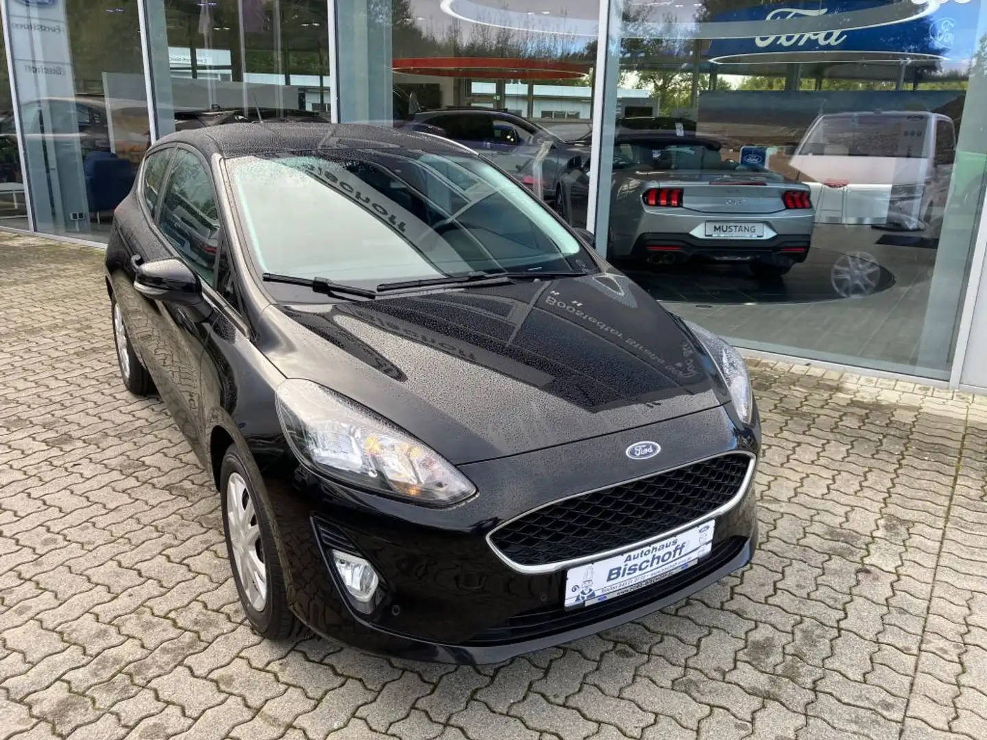 Ford Fiesta 1.1 S&S COOL&CONNECT Schwarz - 2