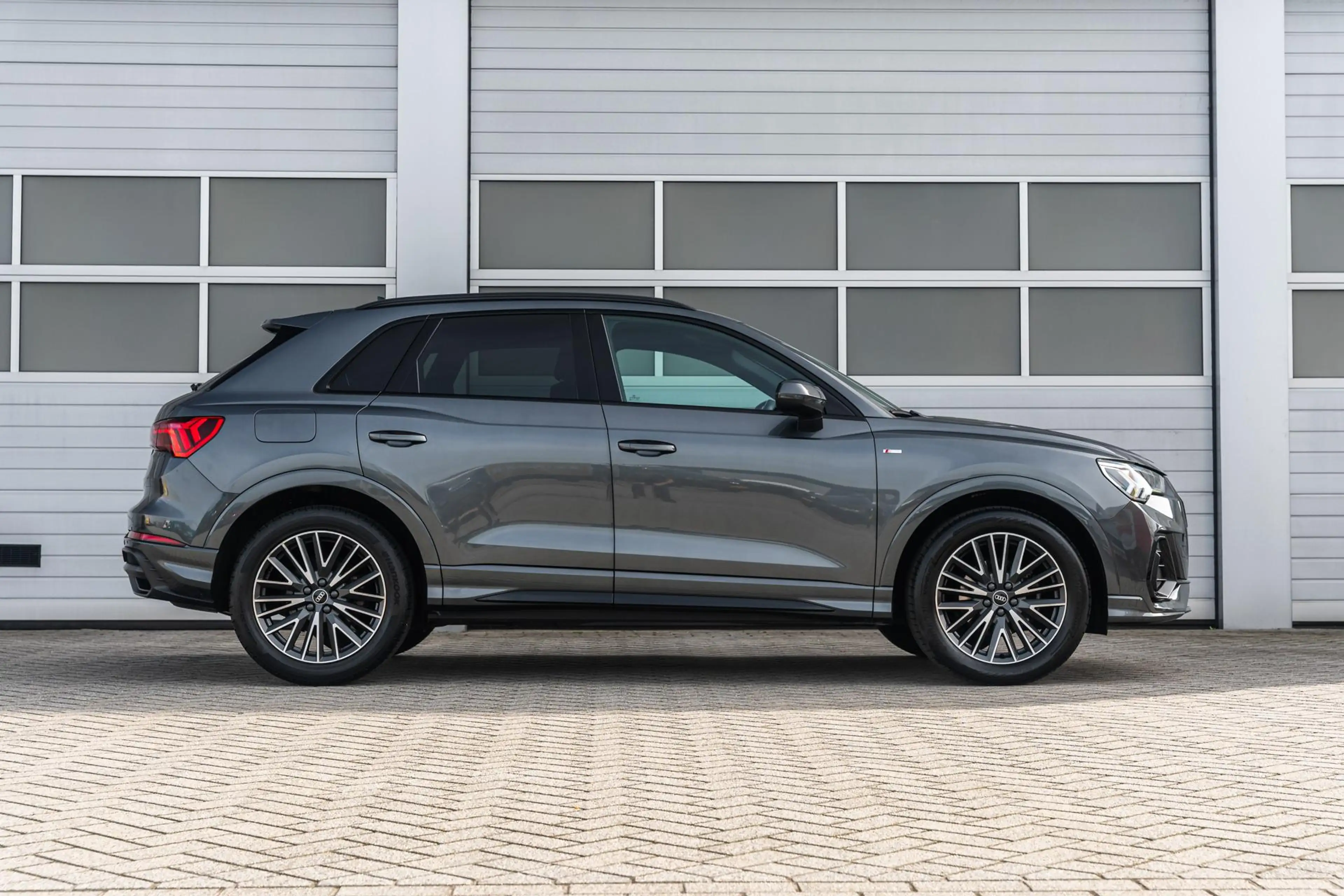Audi Q3 35 TFSI 150pk S-tronic S edition | Stoelverwarming — photo 3
