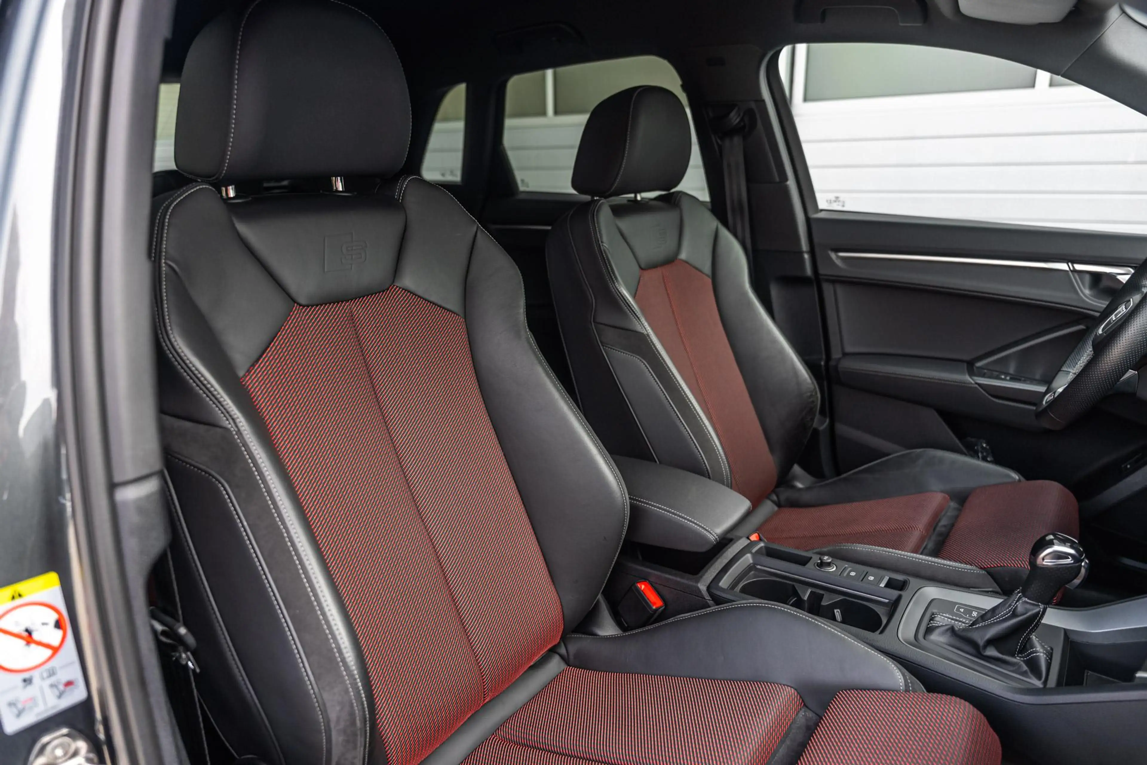 Audi Q3 35 TFSI 150pk S-tronic S edition | Stoelverwarming — photo 15