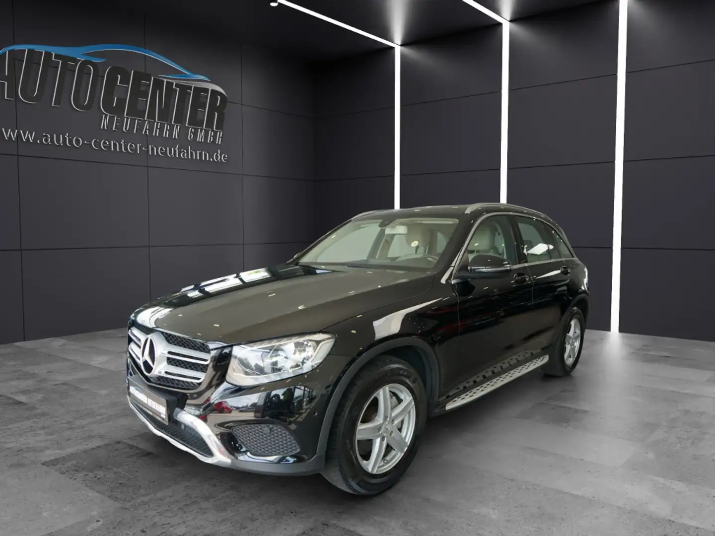 Mercedes-Benz GLC 250 4Matic NAVI+KLIMA+PDC+AHK+PARKASSISTENT+ Schwarz - 1