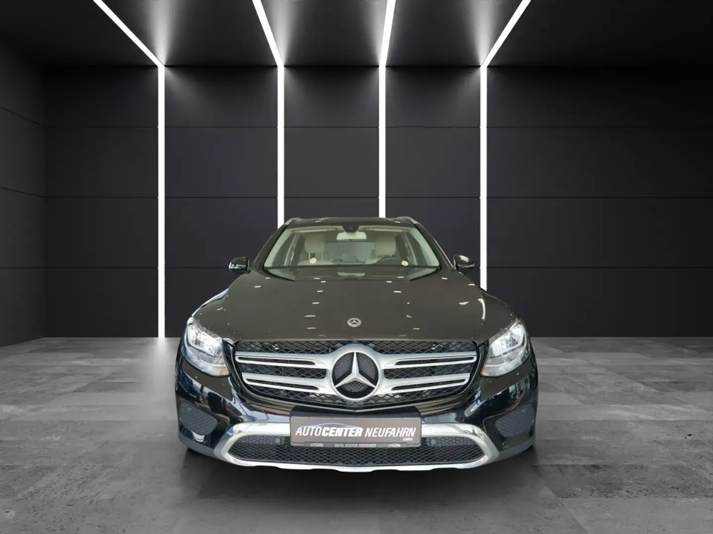Mercedes-Benz GLC 250 4Matic NAVI+KLIMA+PDC+AHK+PARKASSISTENT+ Schwarz - 2