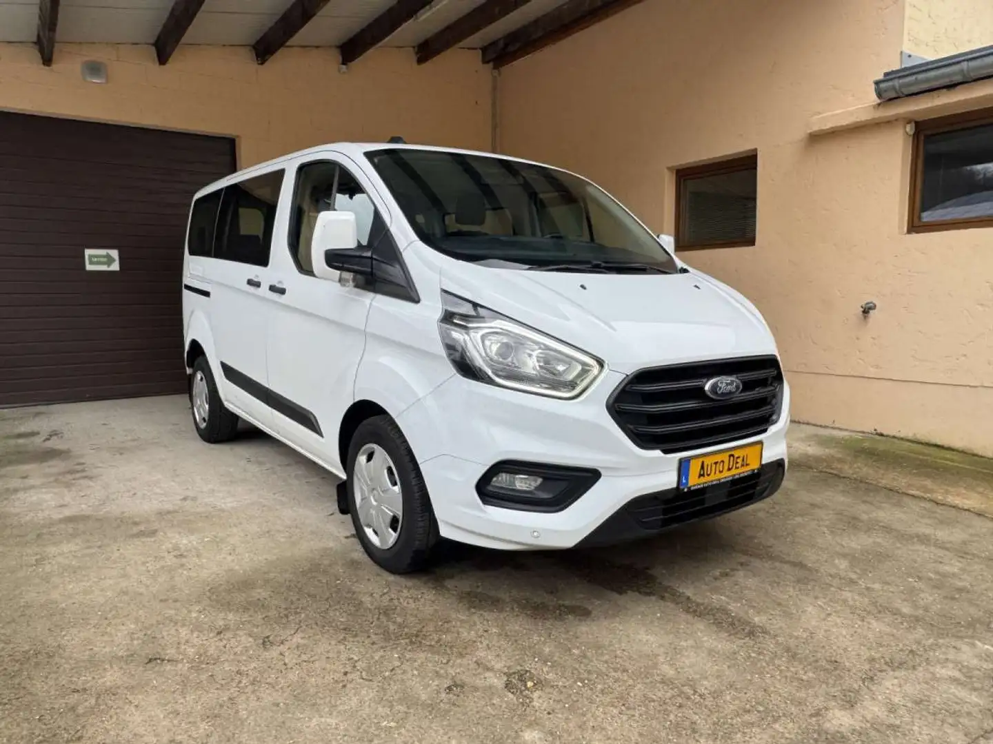 Ford Transit Custom 2.0 TDCI L1H1 9-PLACES 131CV Blanc - 1