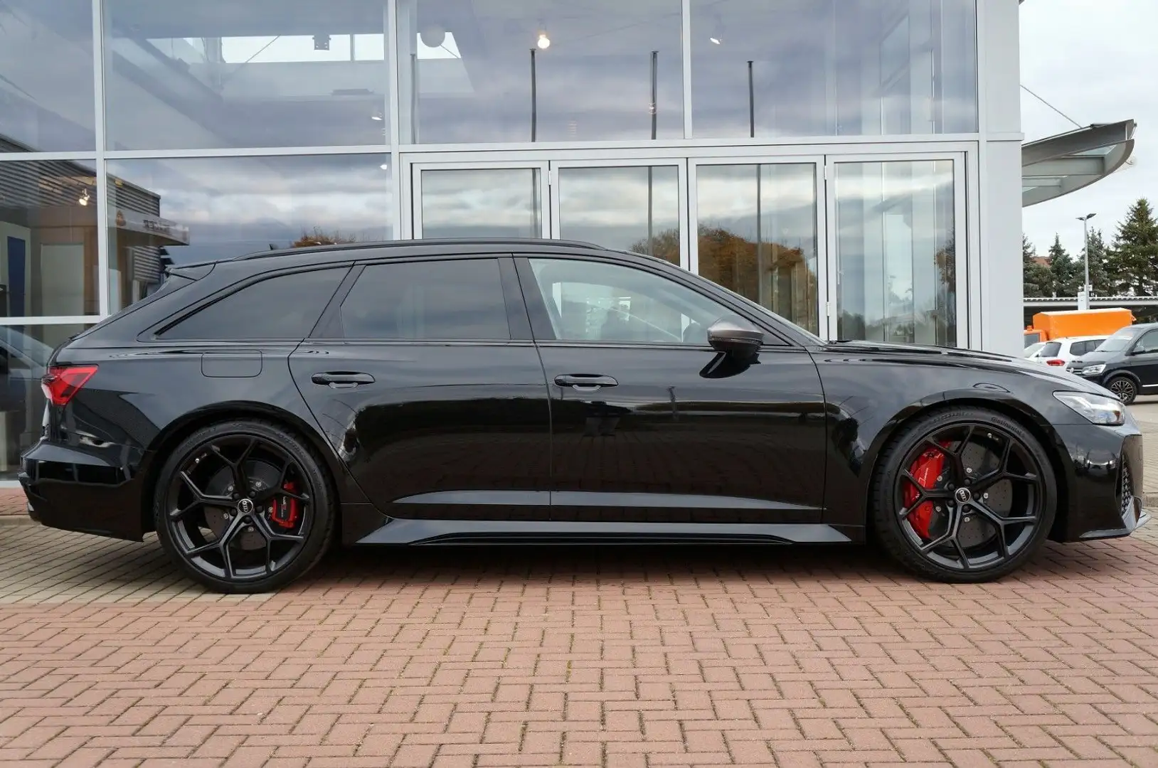 Audi RS6 Avant performance 305kmh*B&OAdvanced*Ceramic Чёрный - 2