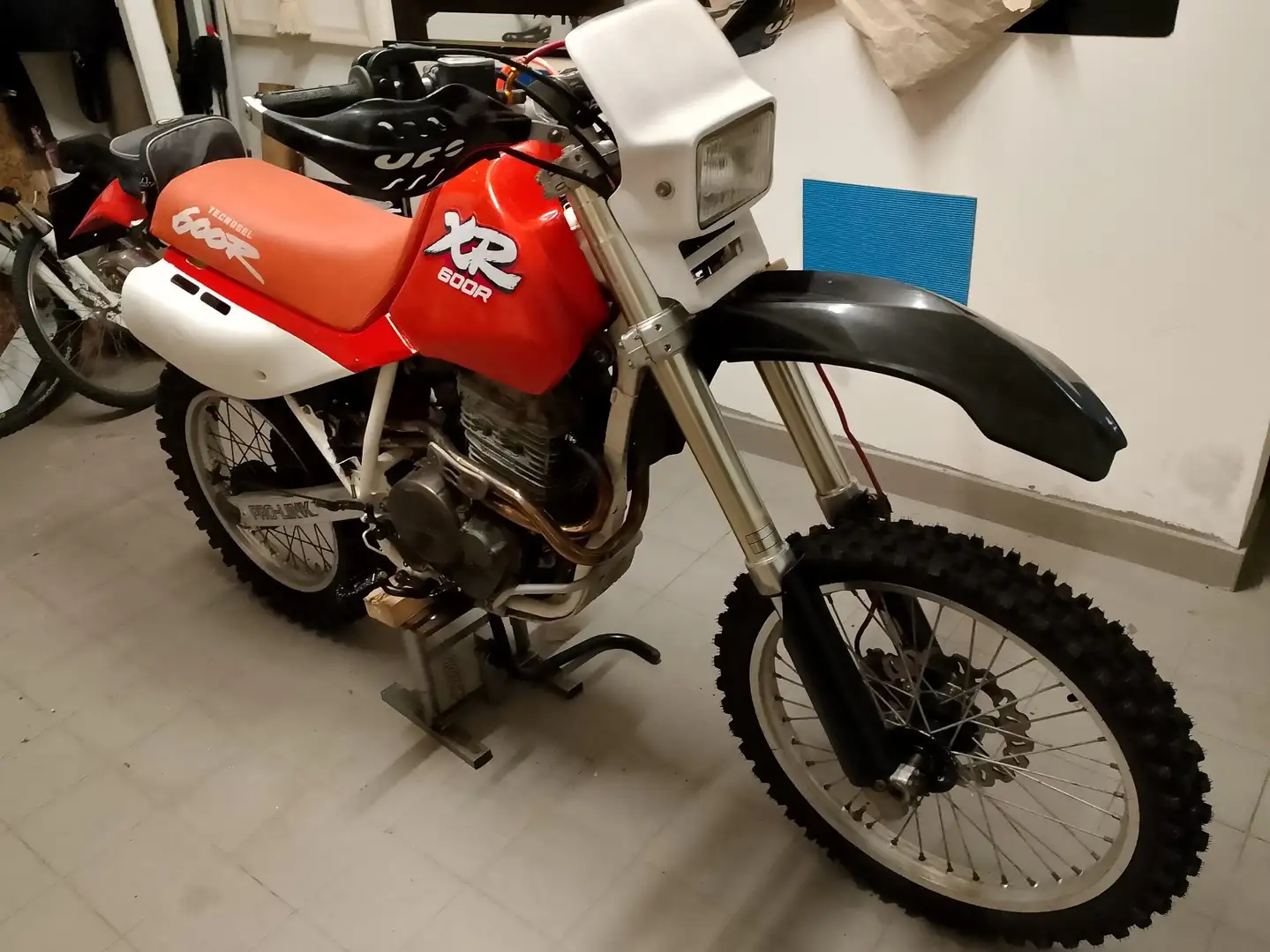 Honda XR 600 Rojo - 1