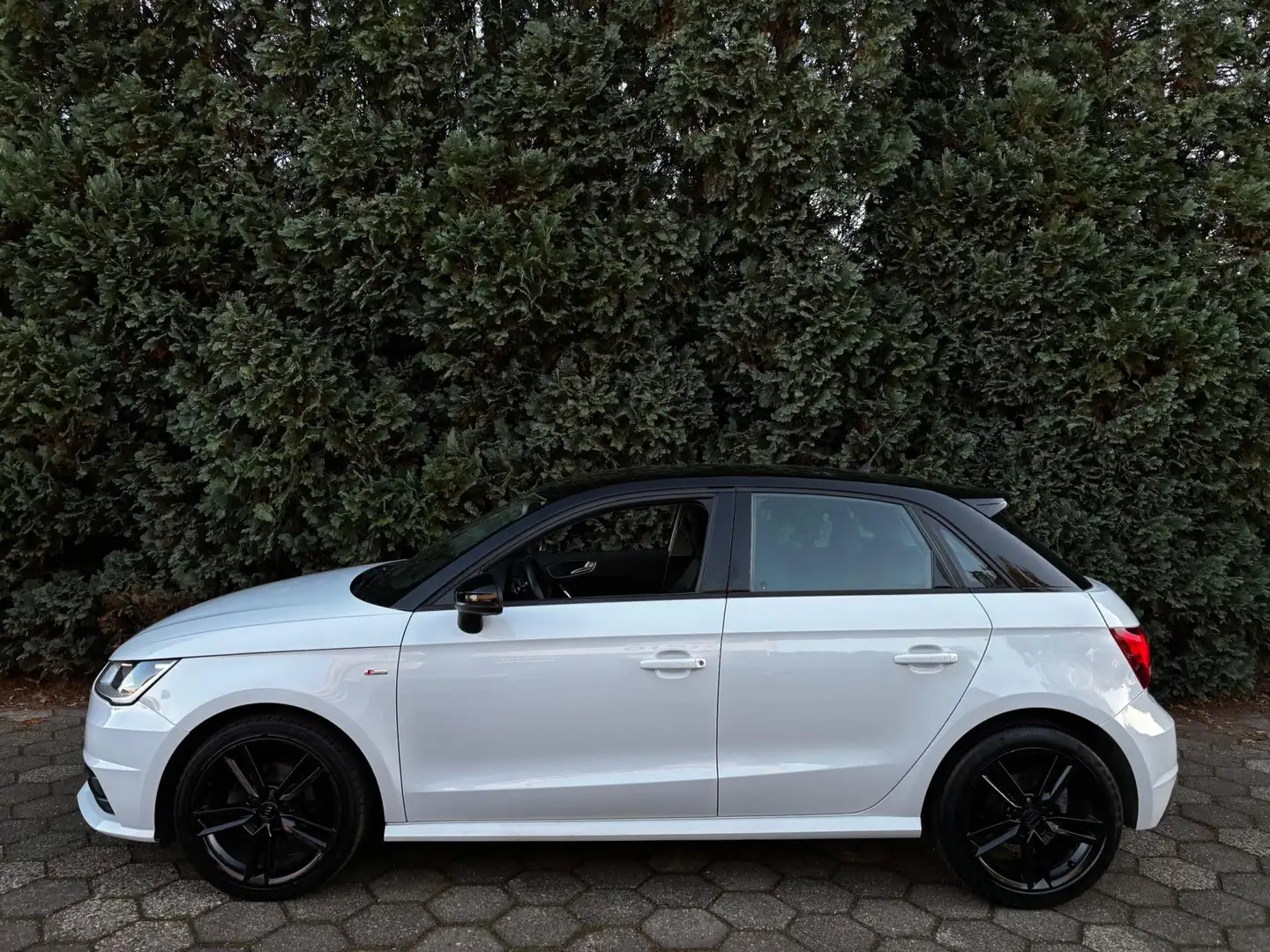 Audi A1 Sportback 1.0 TFSI Adrenalin | S-line | Two-Tone Blanc - 2
