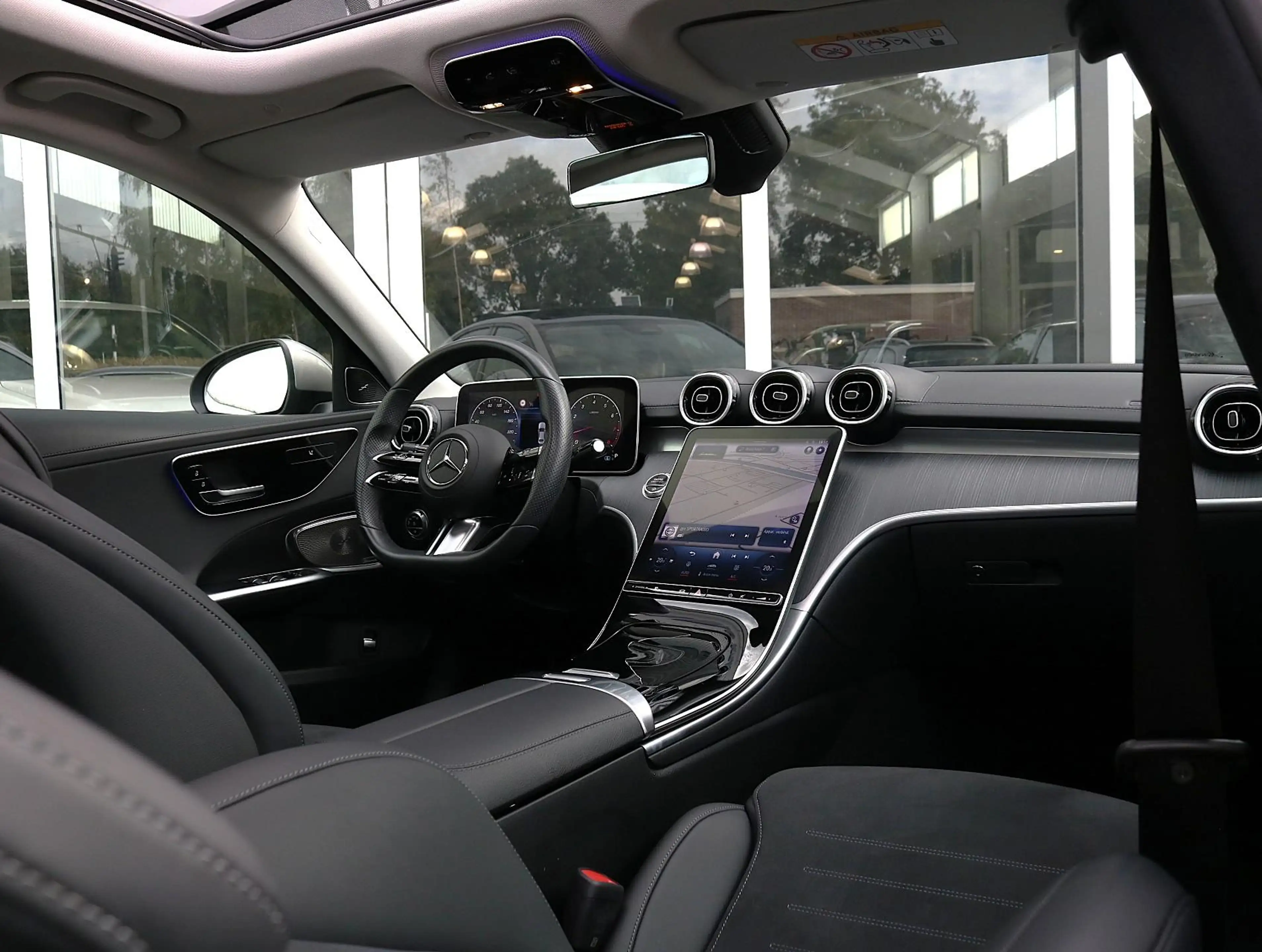 Mercedes-Benz C 200 AMG Line — photo 4