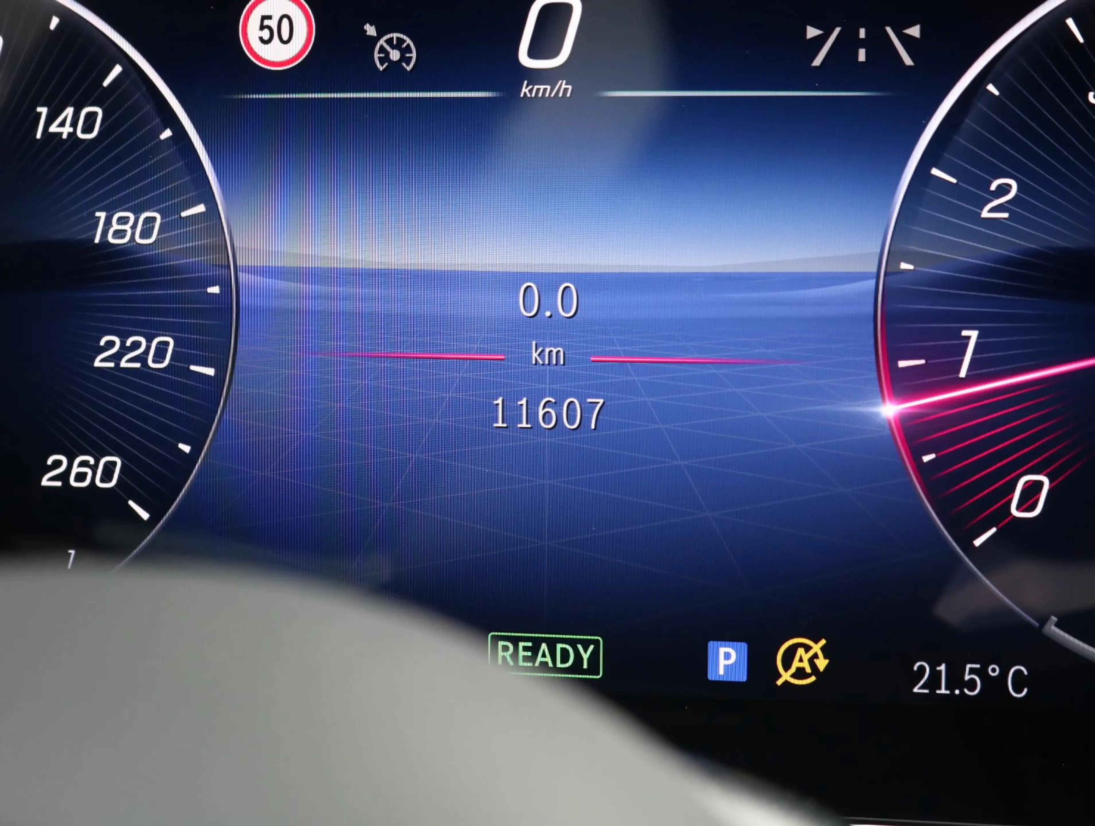 Mercedes-Benz C 200 AMG Line — photo 15