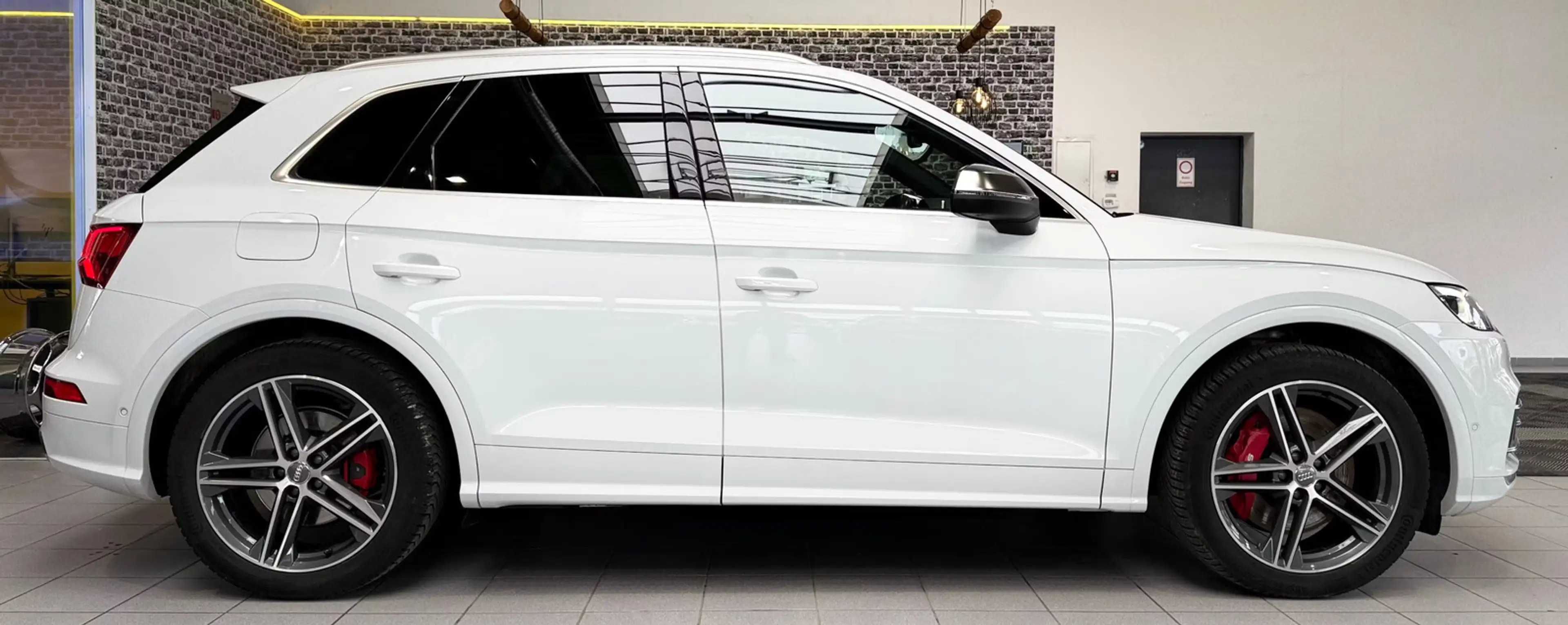Audi SQ5 3.0 TDI quattro STHZ|AHK|360*|HUD|ACC|CARBON| — photo 4