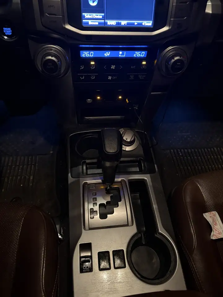 Toyota 4-Runner снимка Toyota 4-Runner