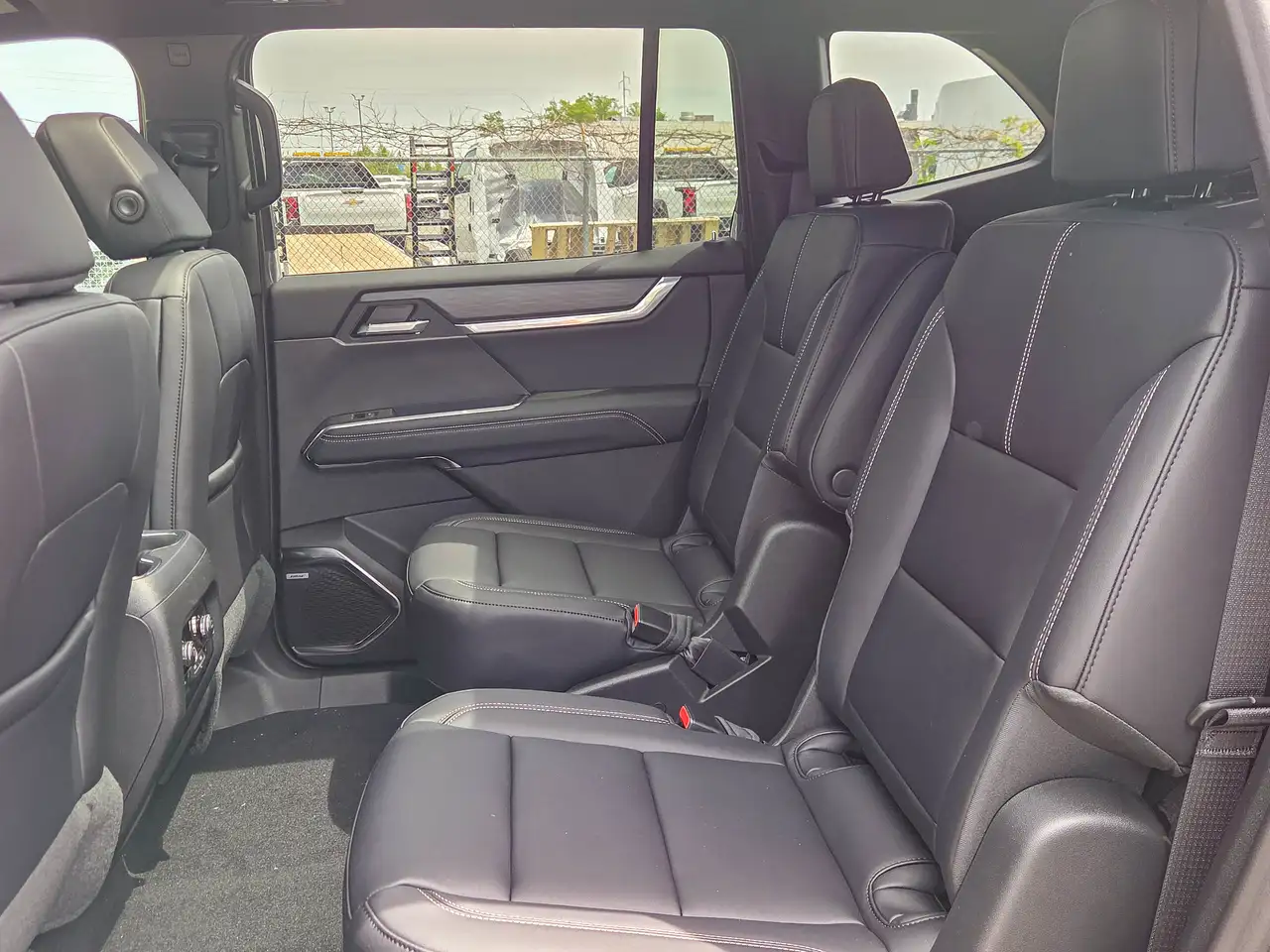 GMC Acadia снимка GMC Acadia
