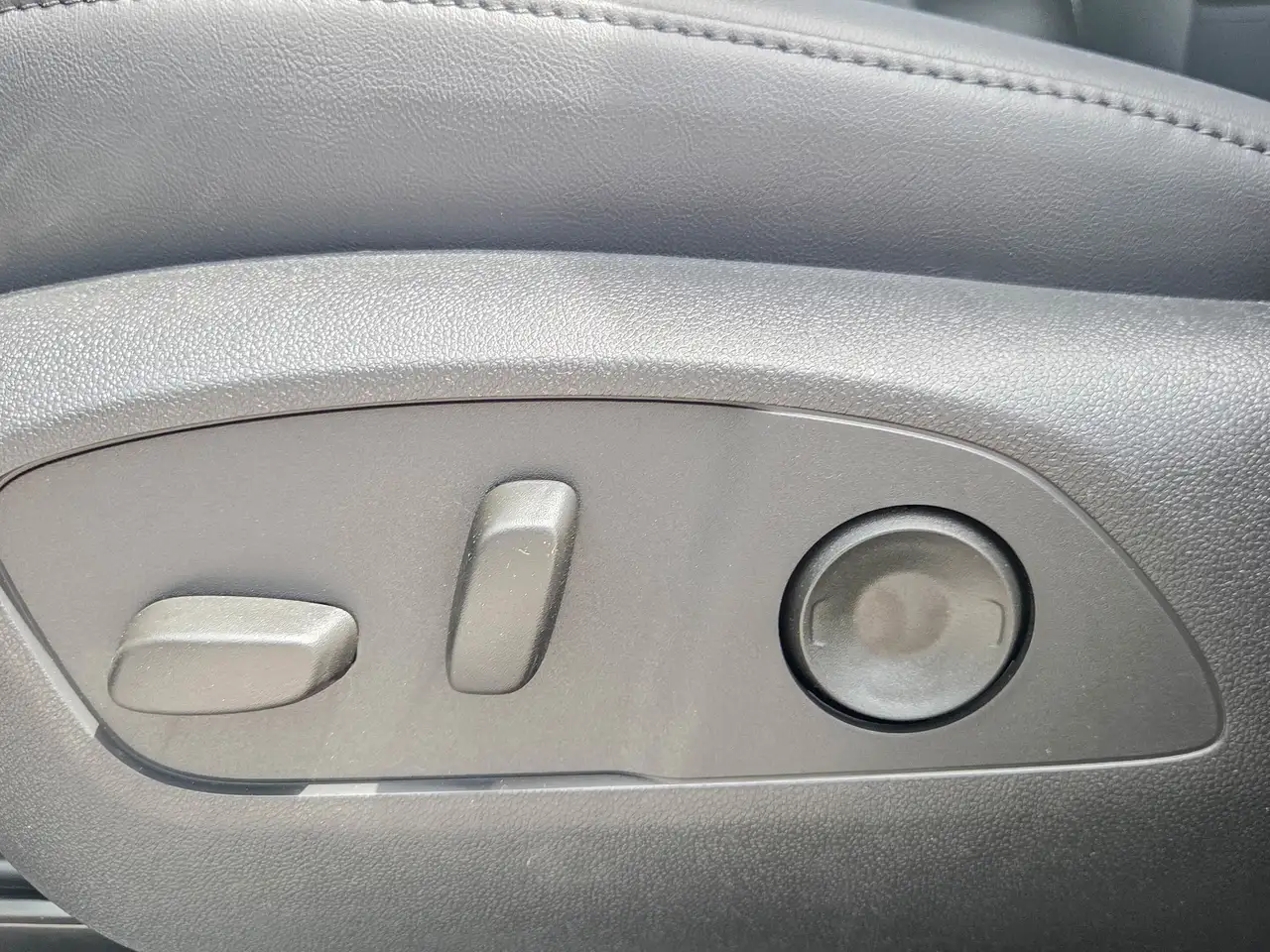 GMC Acadia снимка GMC Acadia