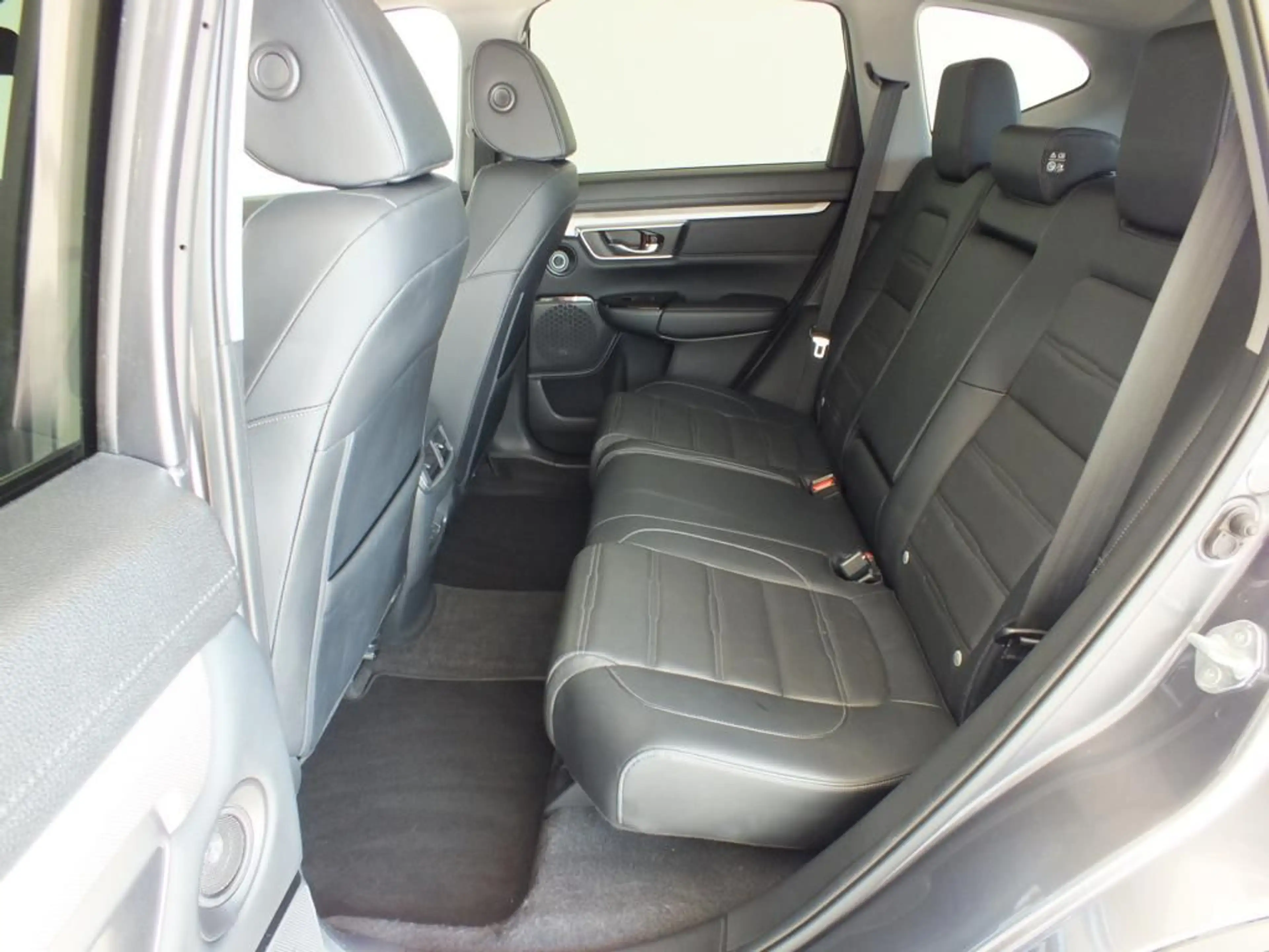 Honda CR-V 2.0 i-MMD Hybrid 4WD Executive — photo 12