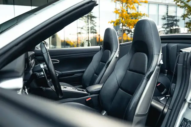 Porsche 911 view 12