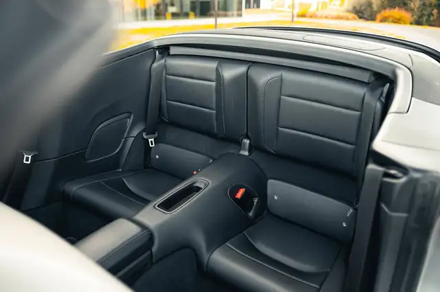 Porsche 911 view 10