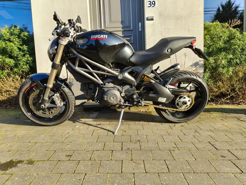 Ducati Monster 1100 - foto 2