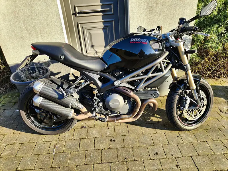 Ducati Monster 1100 - foto 8