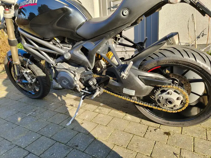 Ducati Monster 1100 - foto 5