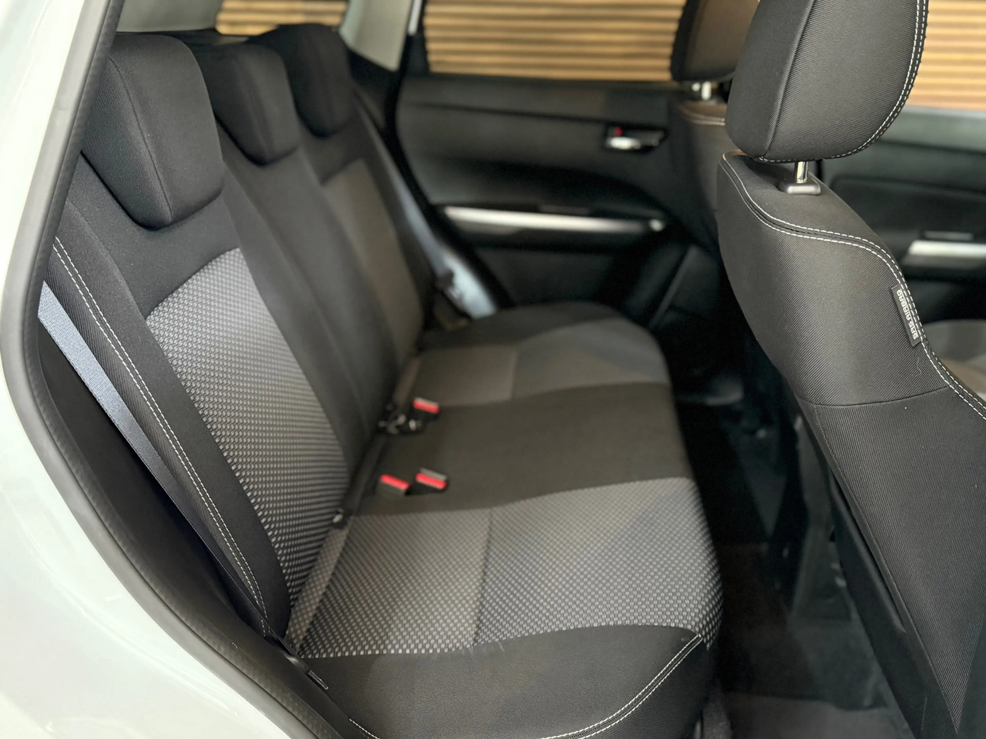 Suzuki Vitara 1.0 Boosterjet Select | ACC | Navi | Camera | LED — photo 12