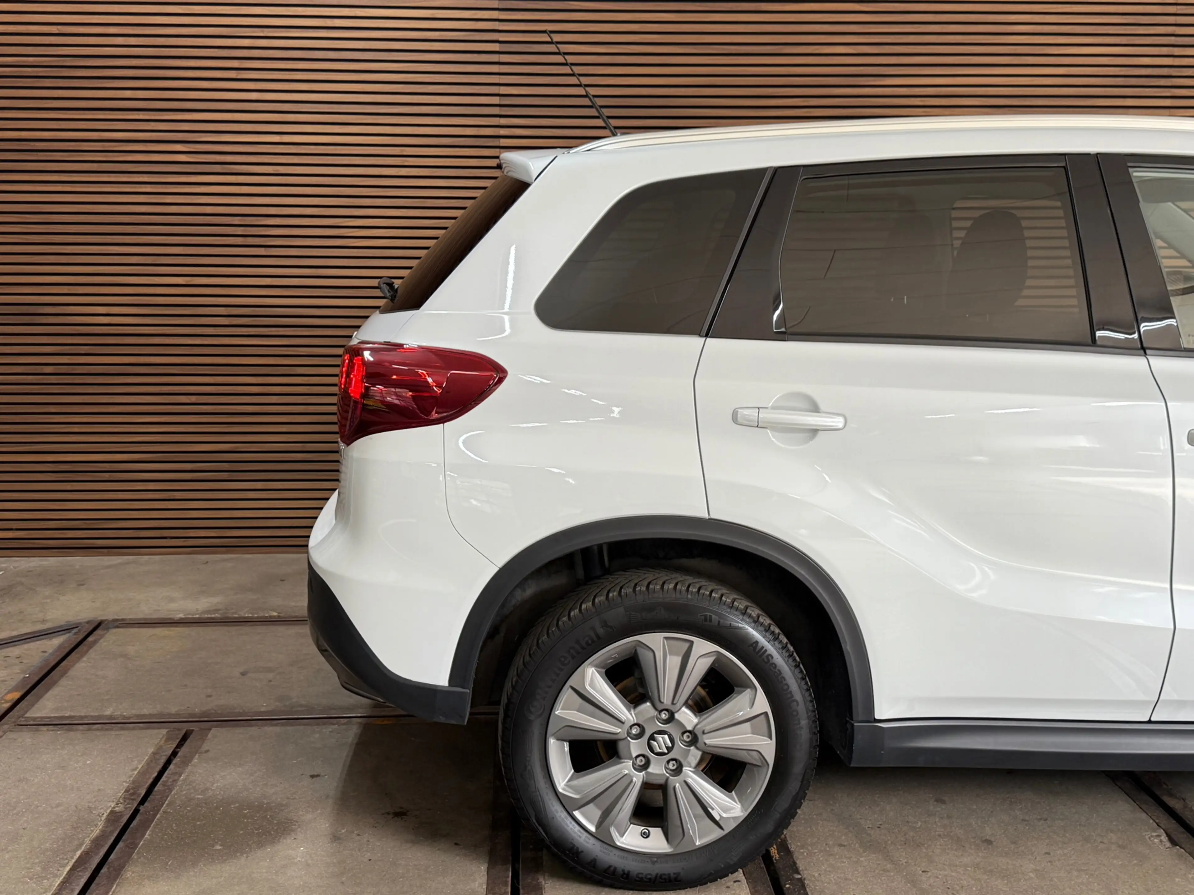Suzuki Vitara 1.0 Boosterjet Select | ACC | Navi | Camera | LED — photo 8