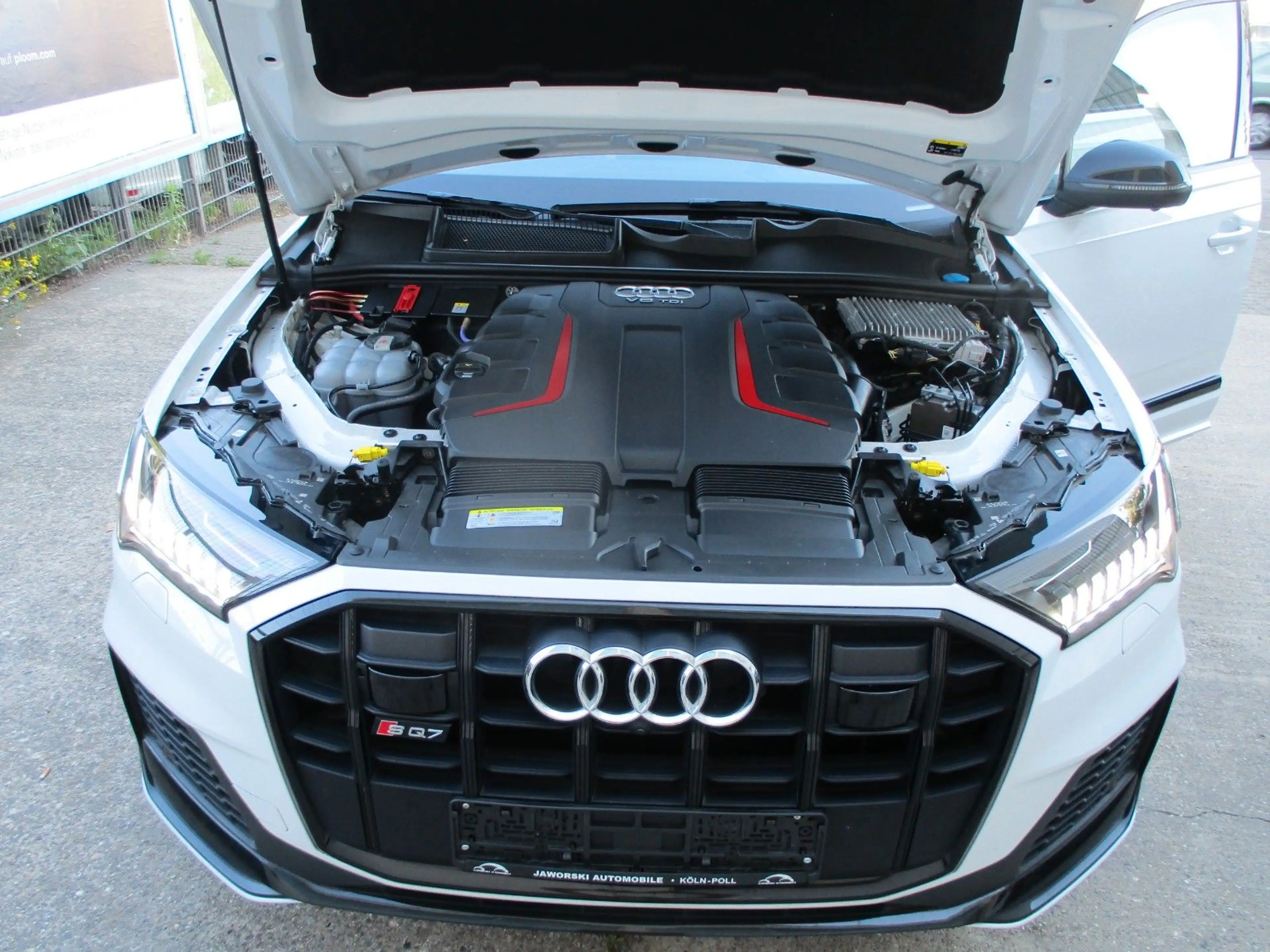 Audi SQ7 4.0 TDI quattro — photo 8