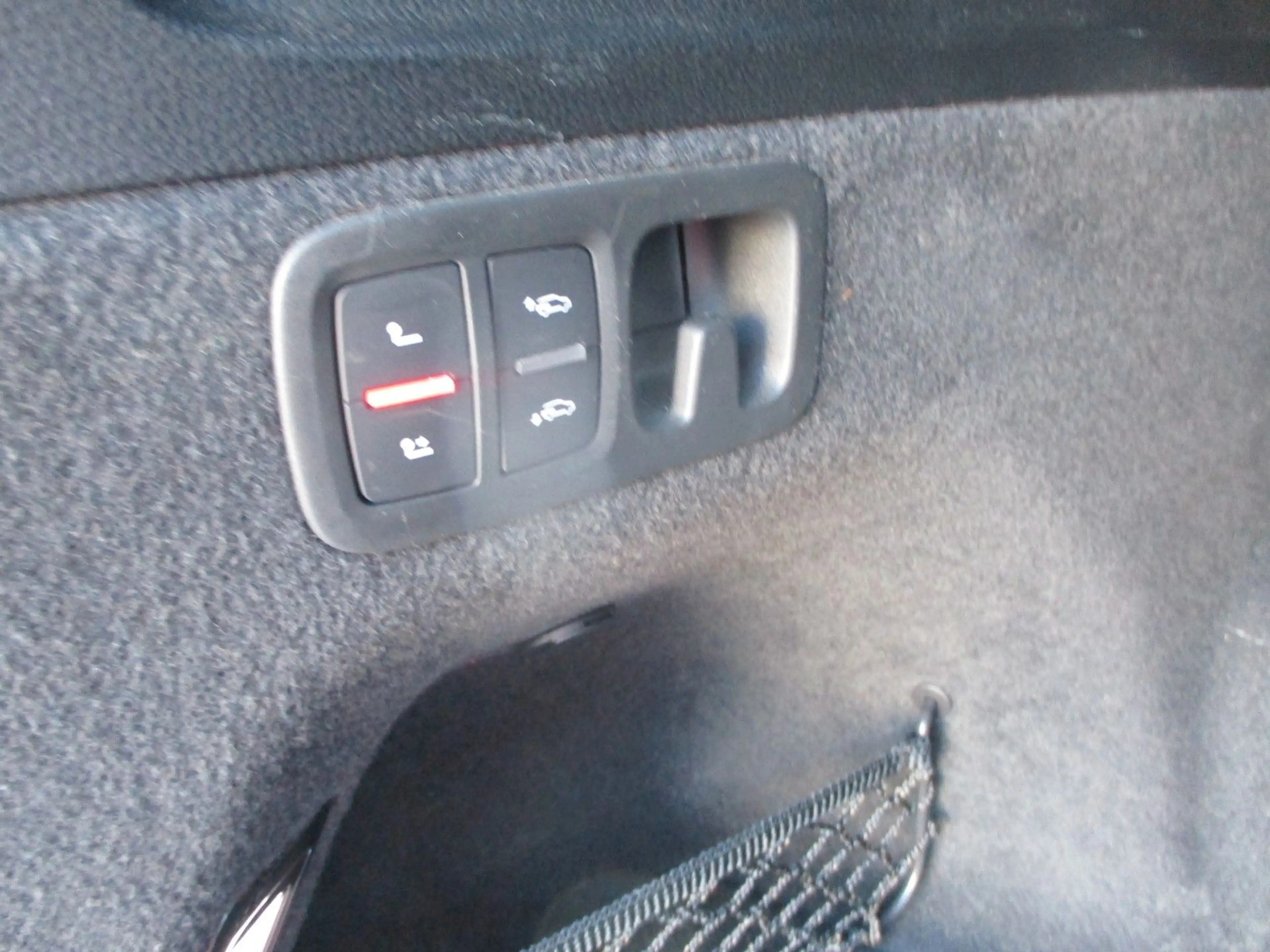 Audi SQ7 4.0 TDI quattro — photo 13