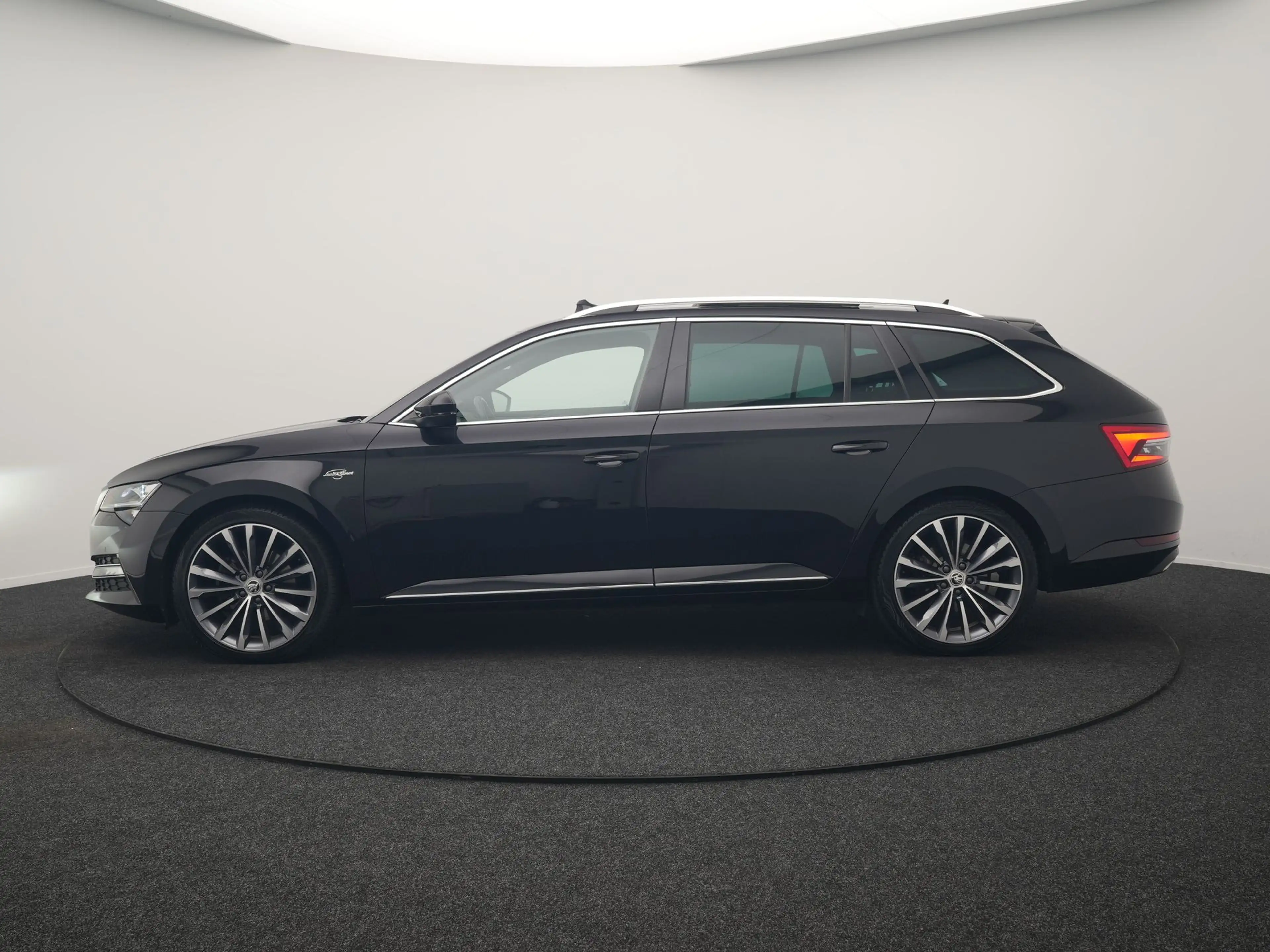 Skoda Superb Combi 1.4 TSI iV Laurin & Klement PHEV 218pk | Tre — photo 2