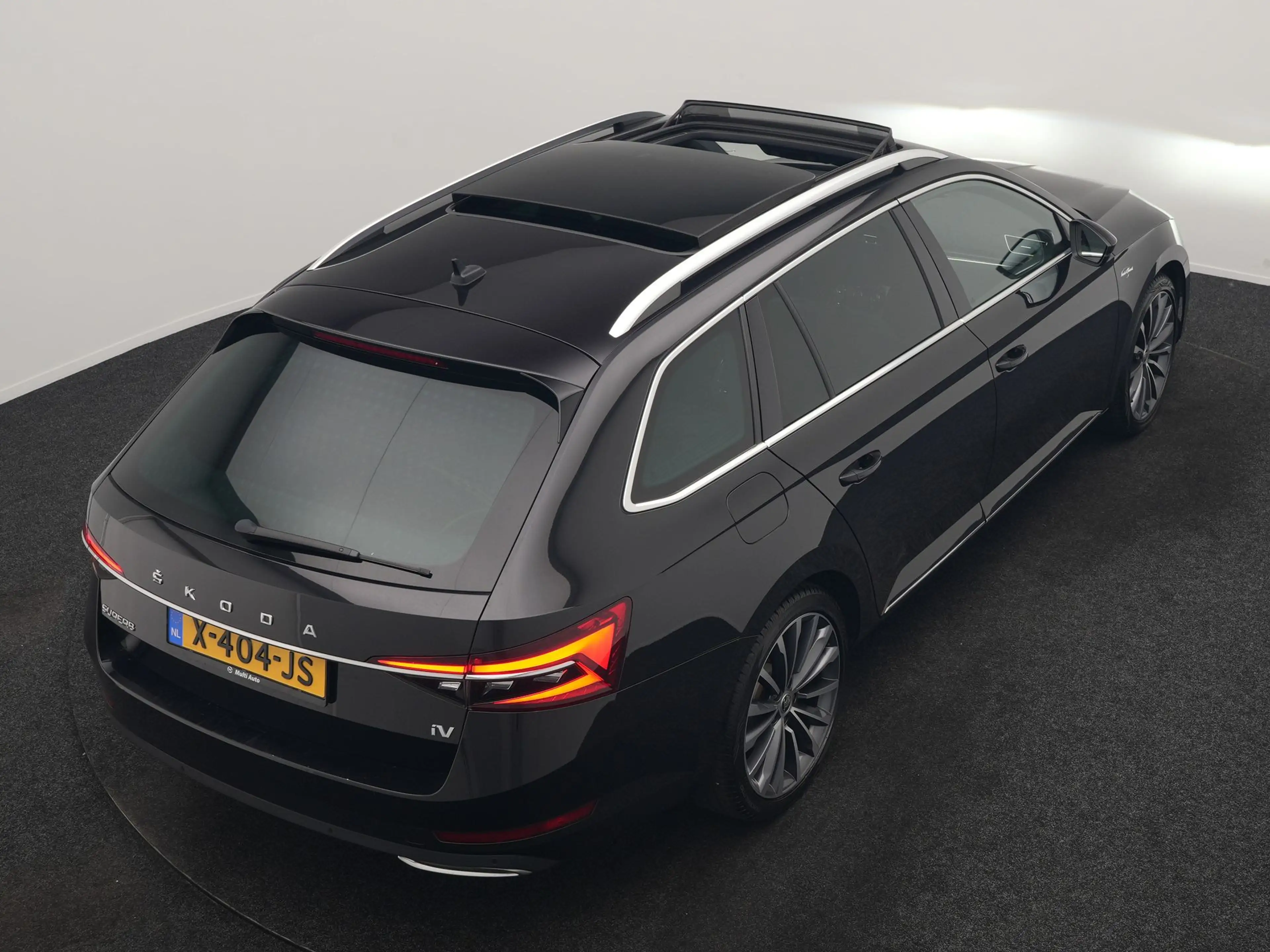 Skoda Superb Combi 1.4 TSI iV Laurin & Klement PHEV 218pk | Tre — photo 31