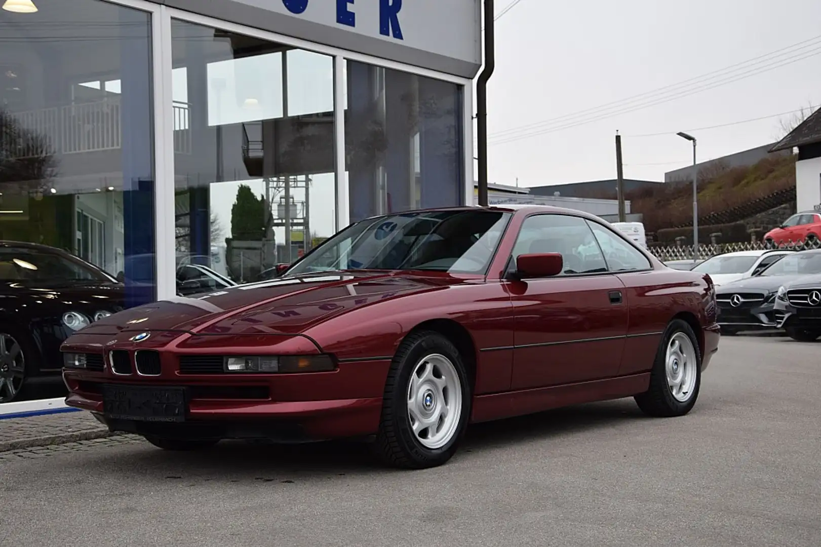 BMW 850 i Aut. V12 *2.HAND* Červená - 2