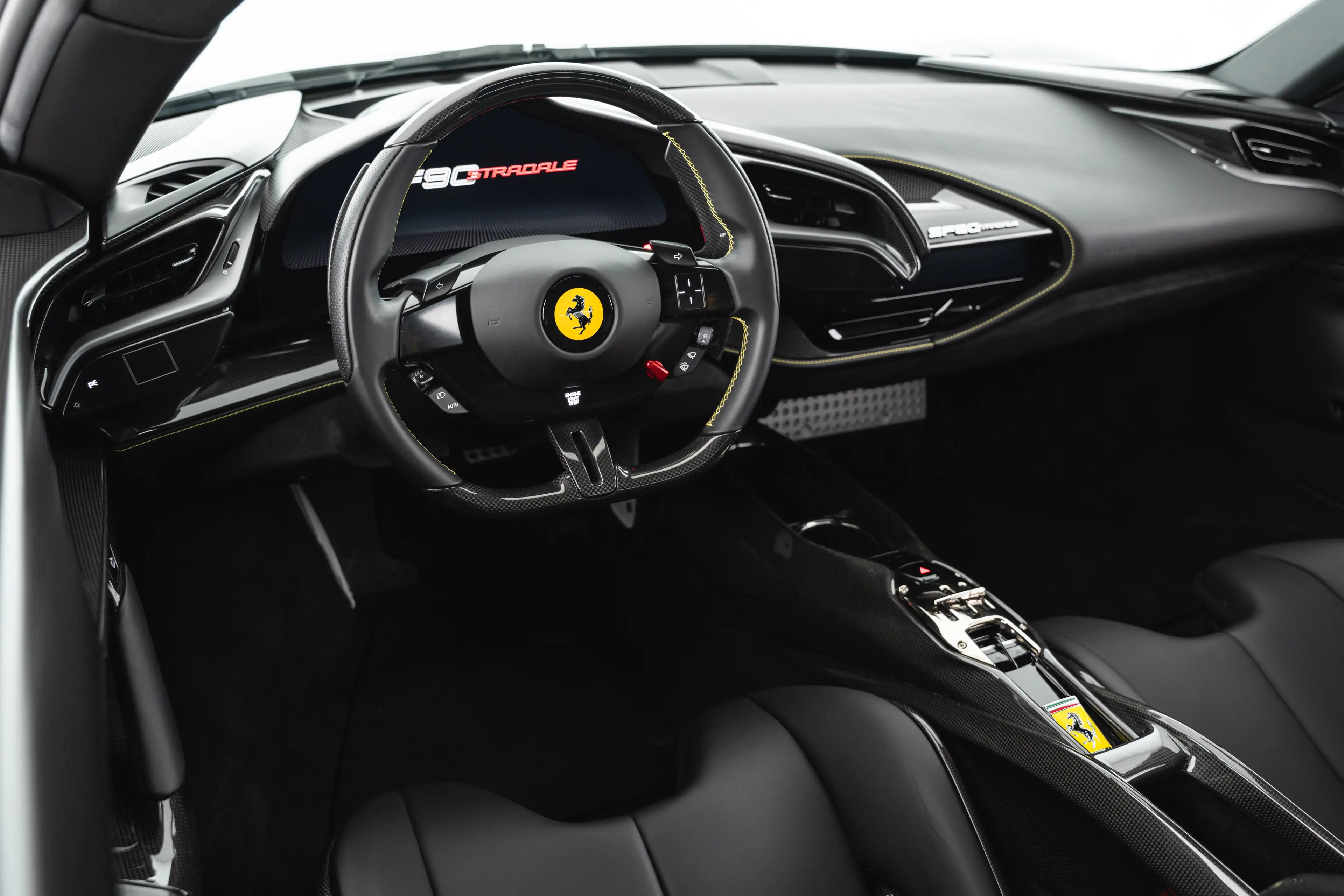 Ferrari SF90 Stradale PHEV 7,9kWh F1-DCT — photo 12
