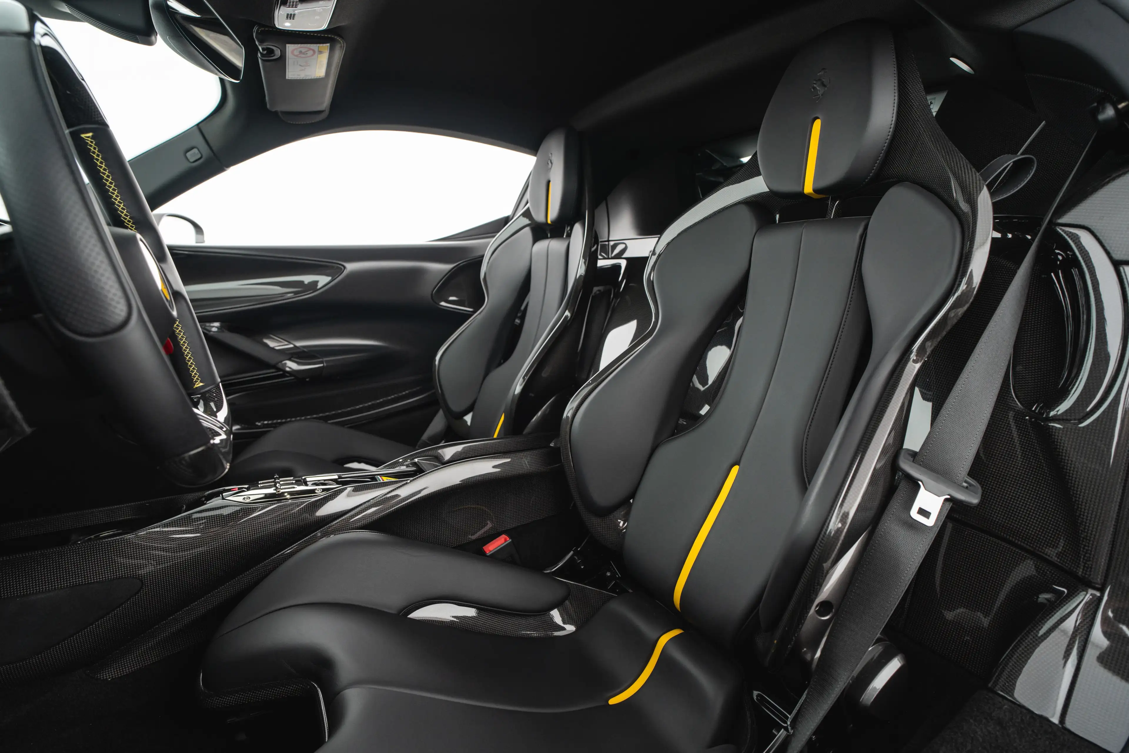 Ferrari SF90 Stradale PHEV 7,9kWh F1-DCT — photo 11