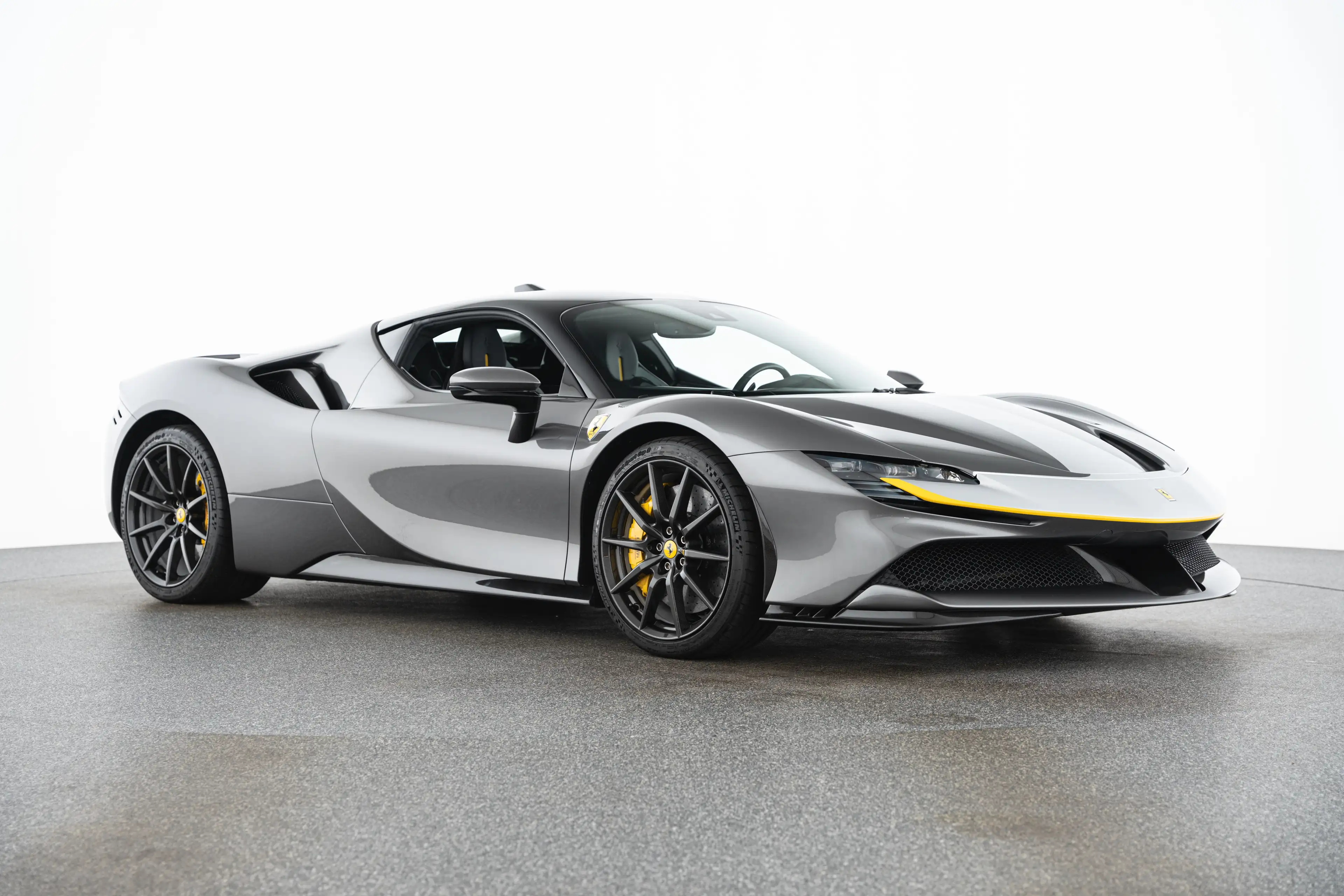 Ferrari SF90 Stradale PHEV 7,9kWh F1-DCT — photo 3