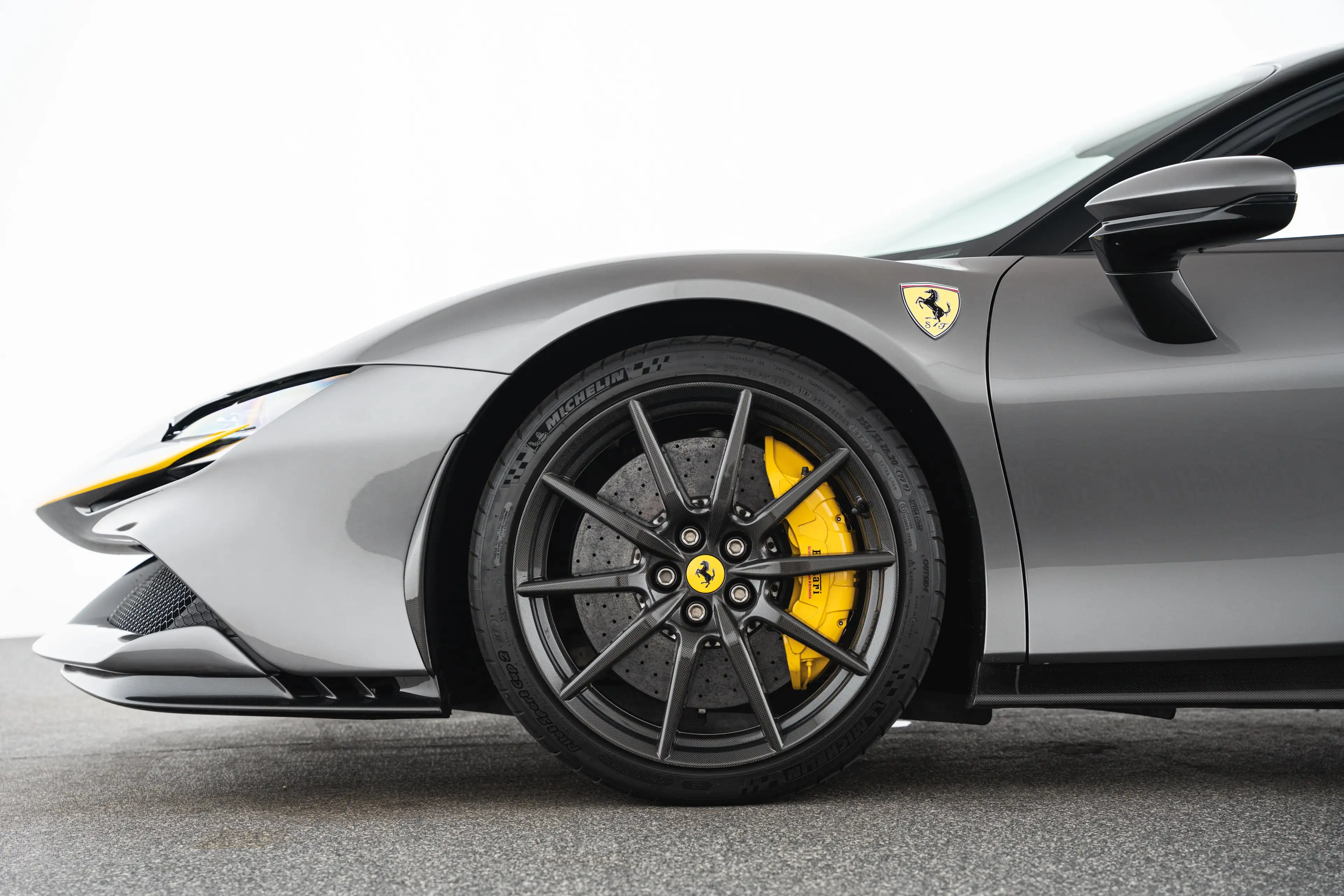Ferrari SF90 Stradale PHEV 7,9kWh F1-DCT — photo 9