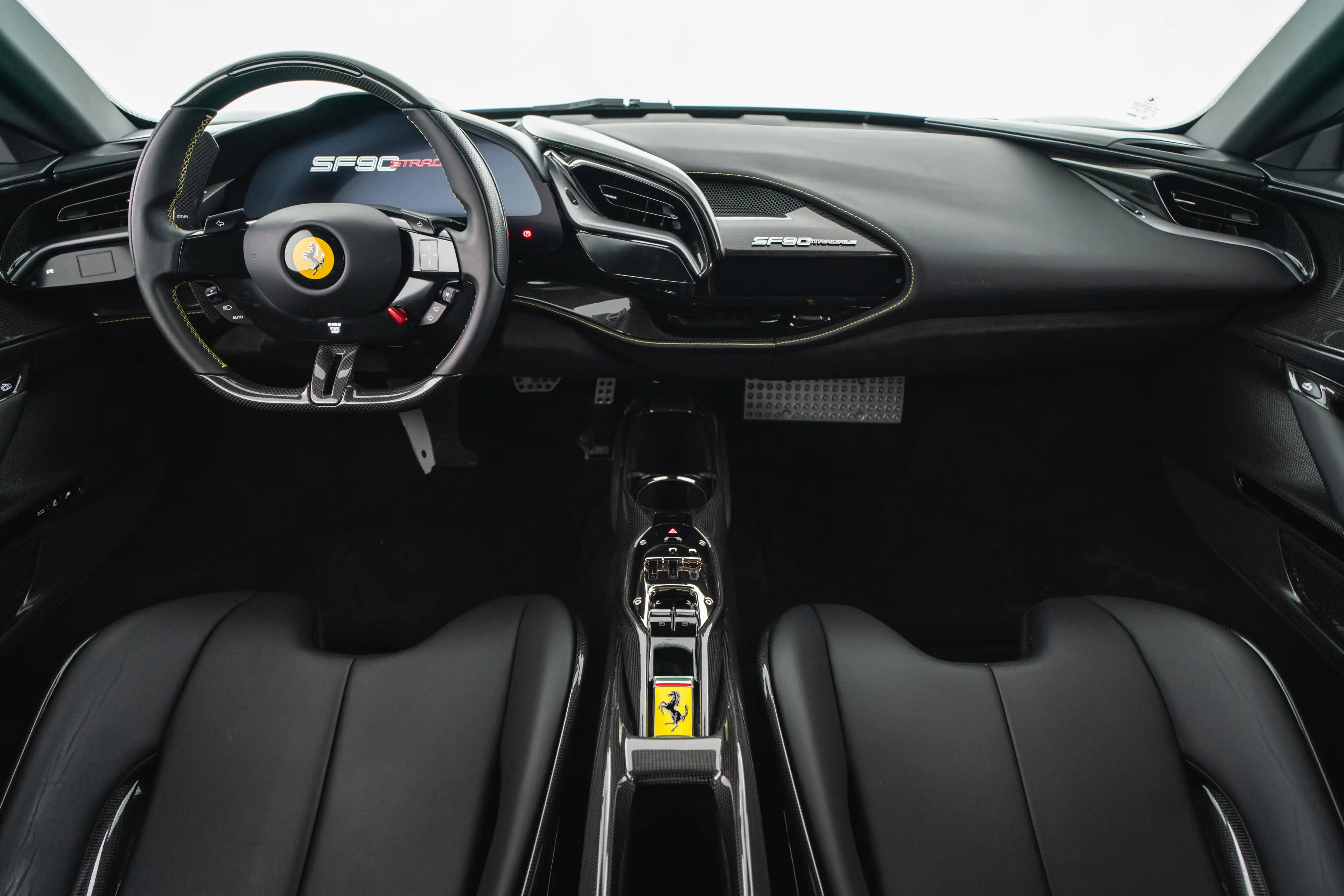 Ferrari SF90 Stradale PHEV 7,9kWh F1-DCT — photo 10