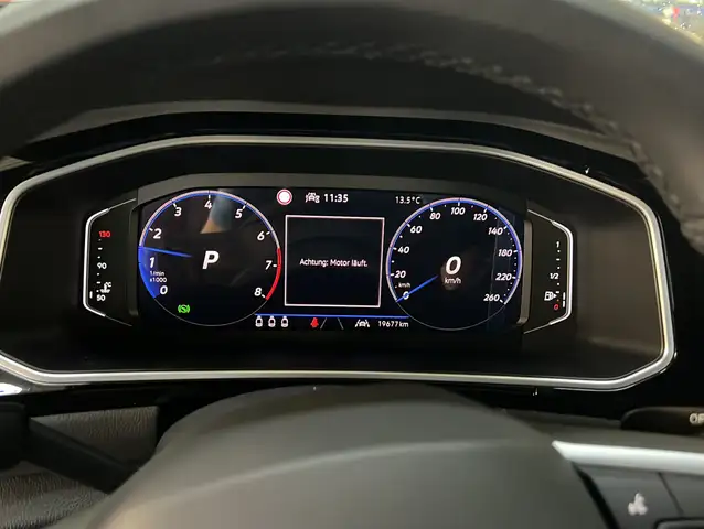 Volkswagen T-Roc view 7