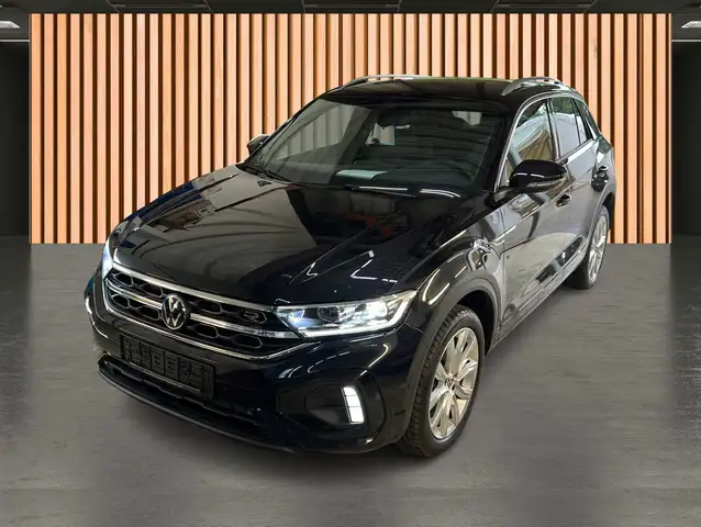 Volkswagen T-Roc view 2