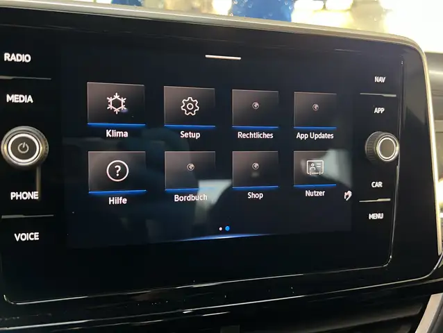 Volkswagen T-Roc view 15