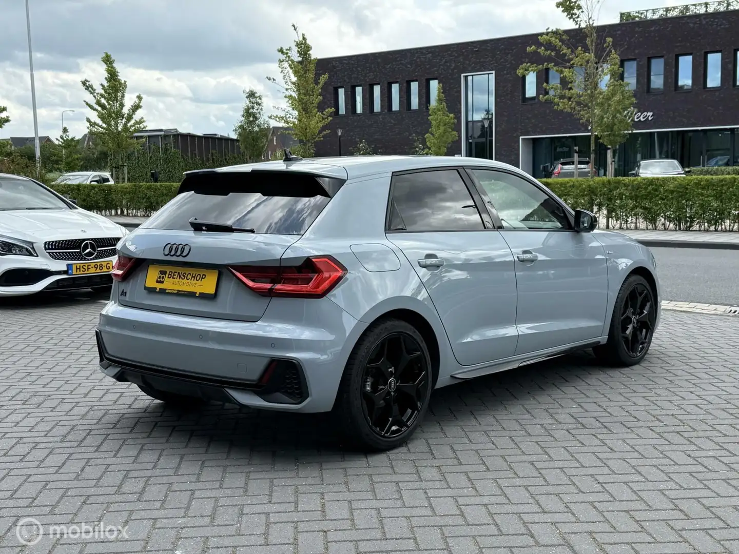 Audi A1 Sportback 35 TFSI 3x S-line Vitrual Carplay Cruise Grijs - 2