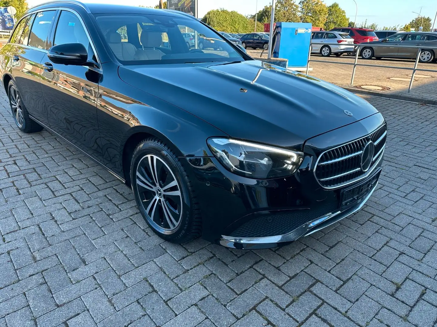 Mercedes-Benz E 220 E -Klasse T-Modell E 220 d *AVANTGARDE* Noir - 1