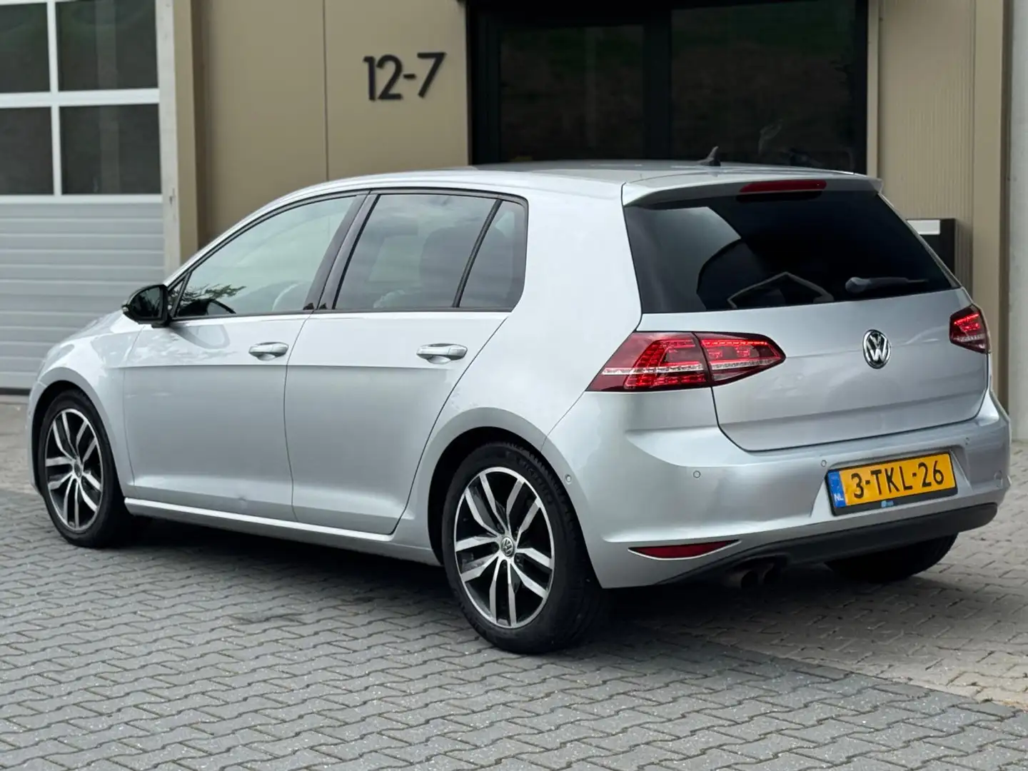 Volkswagen Golf 1.4 TSI Highline|DSG|Dynaudio| Grijs - 2