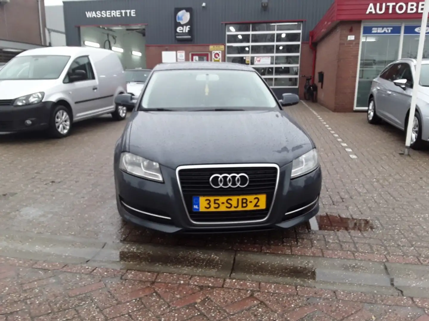 Audi A3 1.6 TDI Attraction Pro Line Business Gris - 2